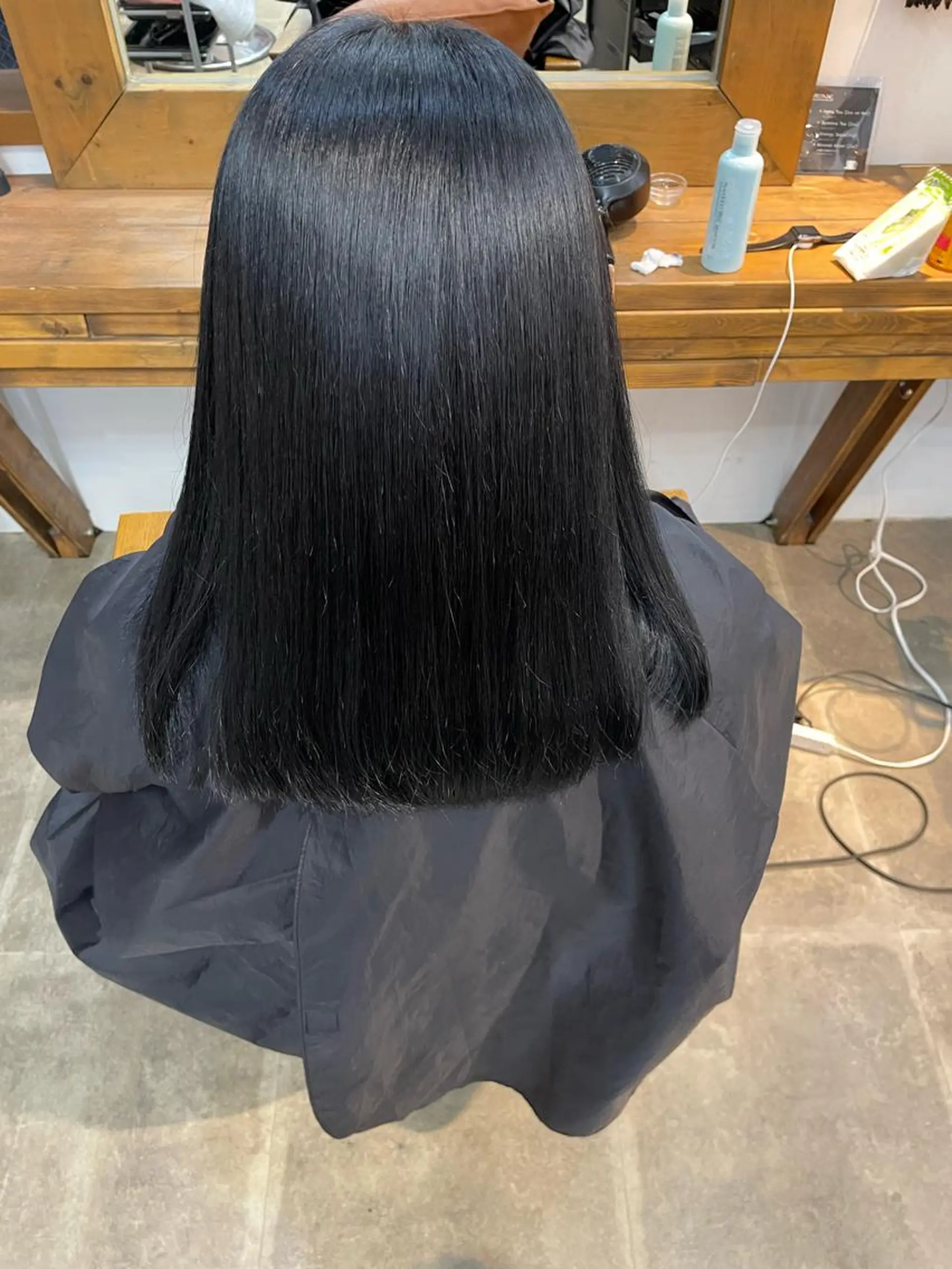 セミロング 松田 恋のヘアスタイル