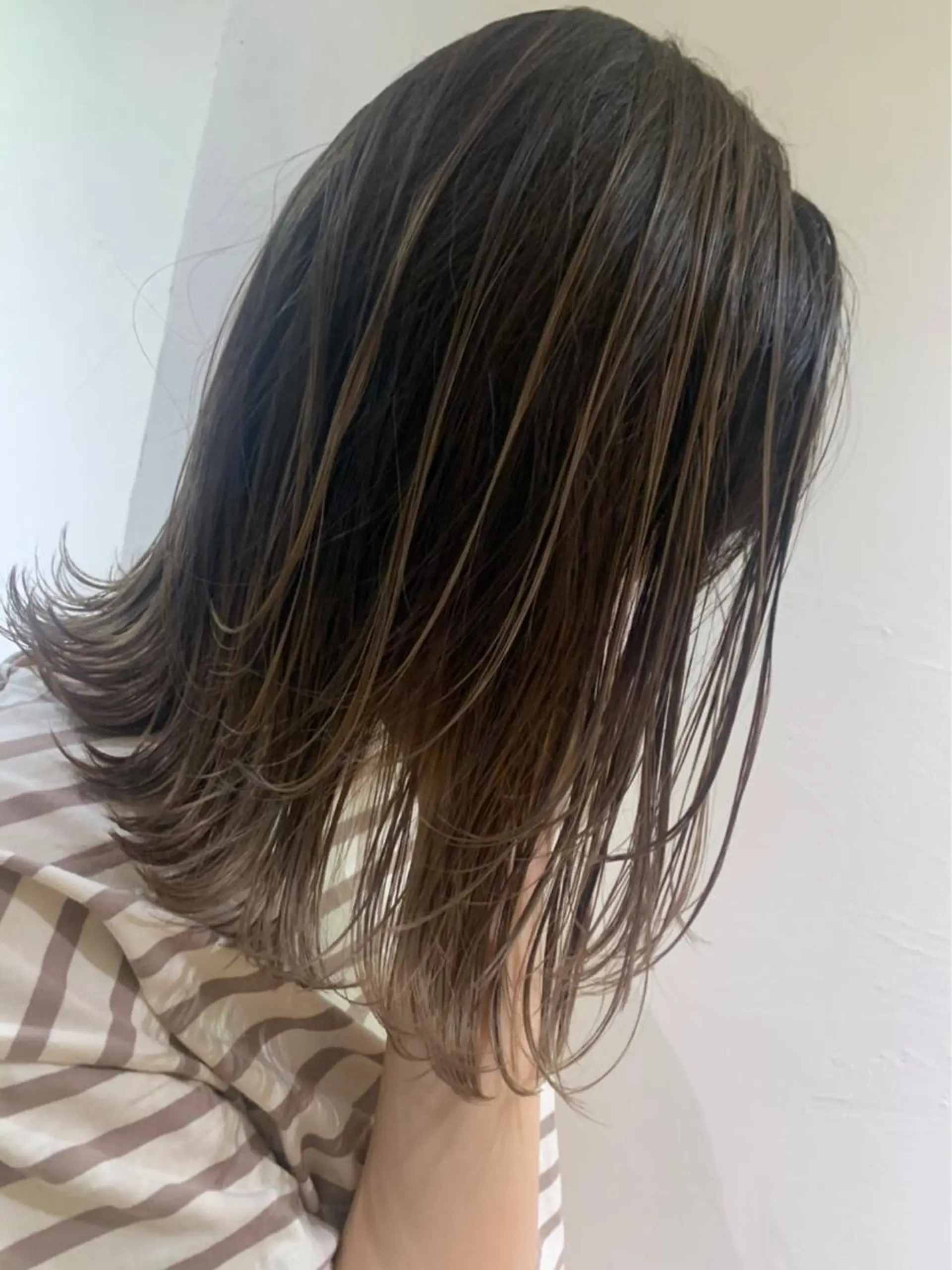 セミロング カラー 宮本 円のヘアスタイル