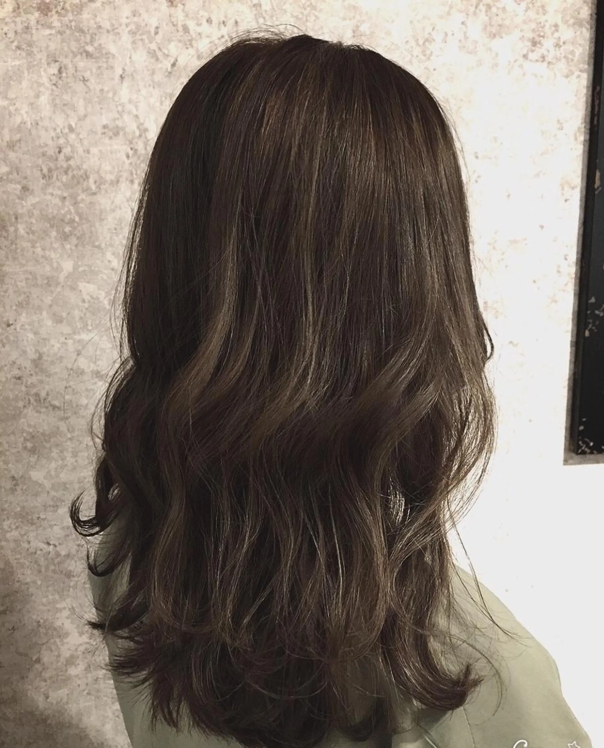 ミディアム カラー パーマ 小顔カット✨ 透明感カラー/村上のヘアスタイル