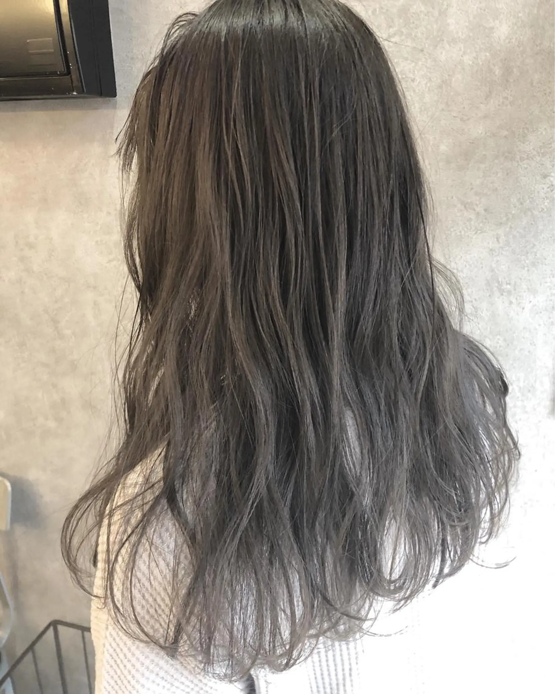 ロング カラー 顔周りレイヤー/韓国 ブリーチminamiのヘアスタイル