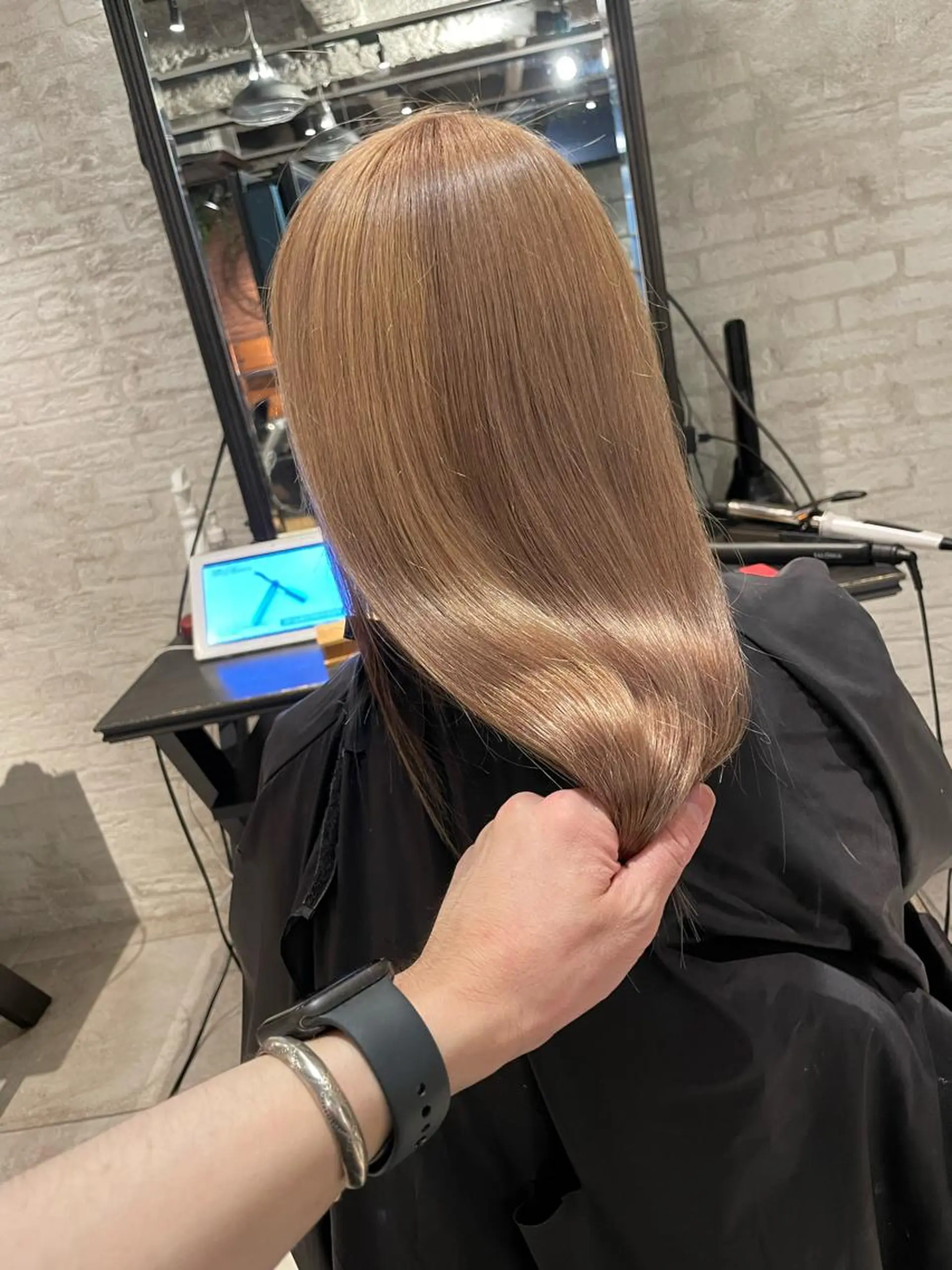 セミロング カット ヘアカラー 田中 聖也のヘアスタイル