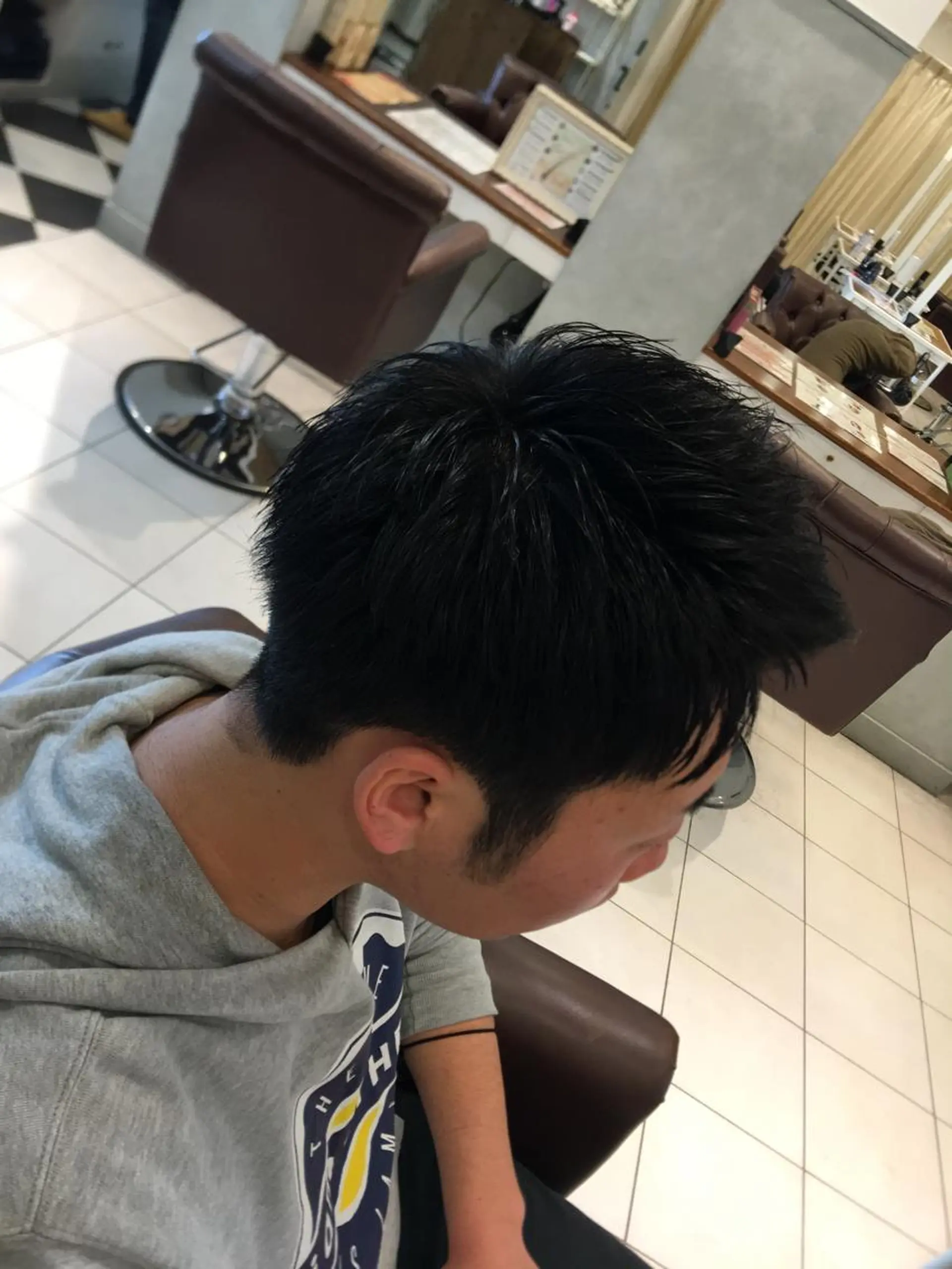 ショート メンズ ブリーチカラー🌈 嘉名 真樹のヘアスタイル