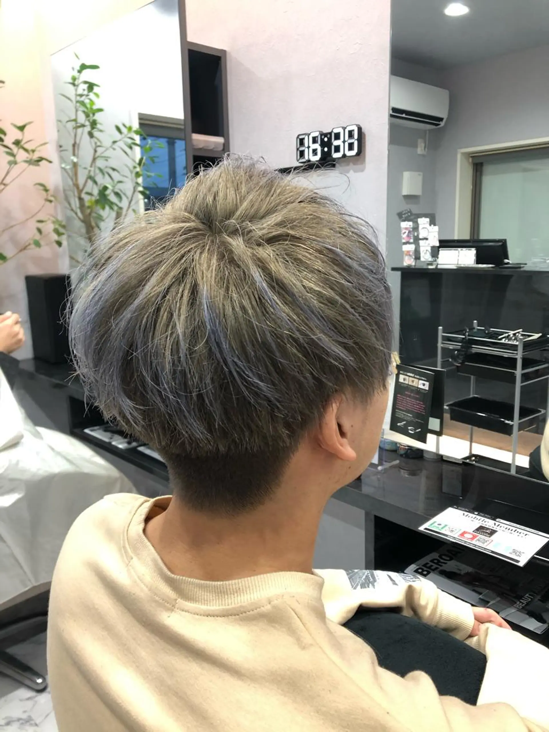 ショート カラー メンズ FAVORE 【ファヴォーレ】のヘアスタイル