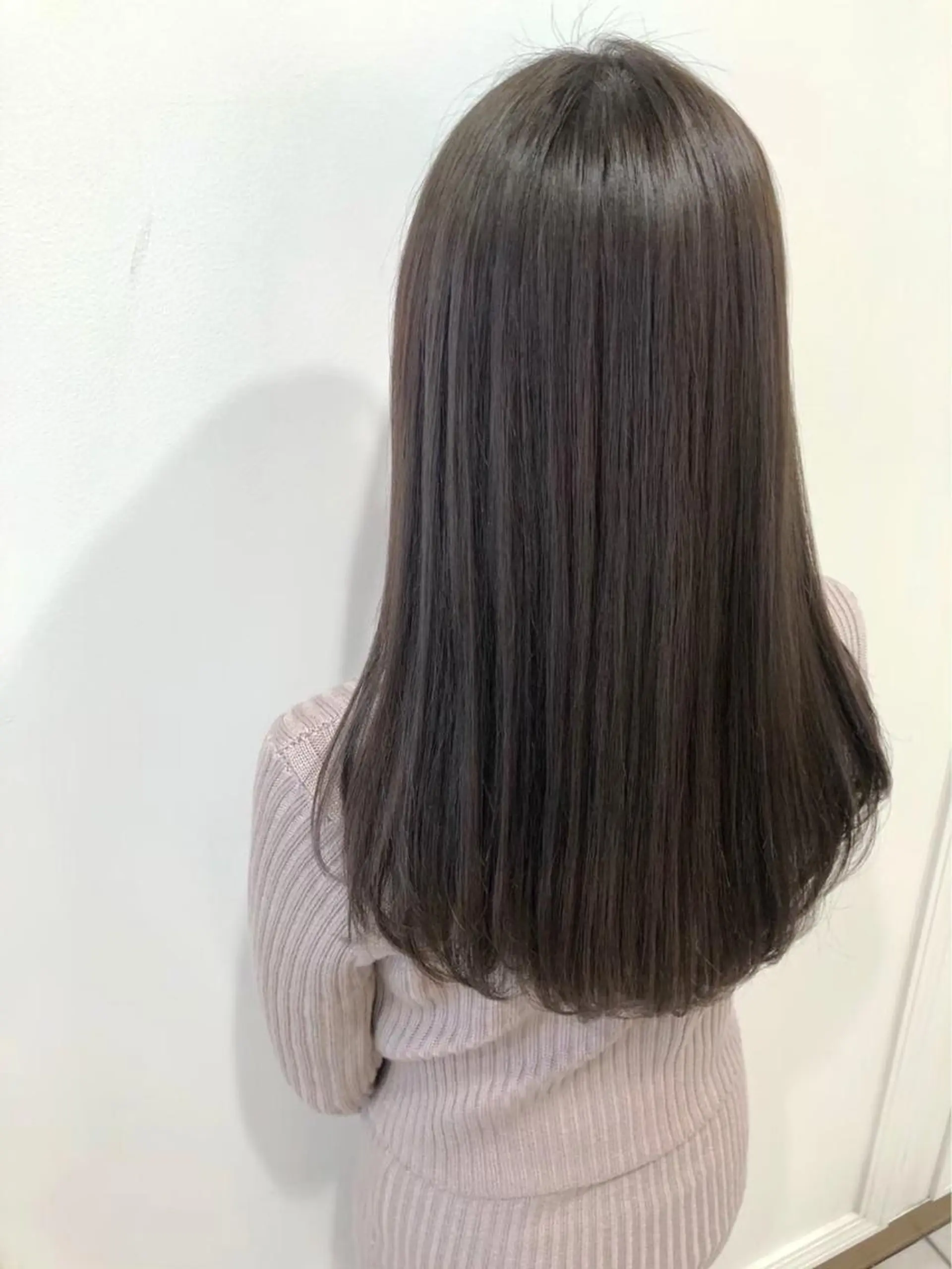 ロング カラー 小山 美月のヘアスタイル