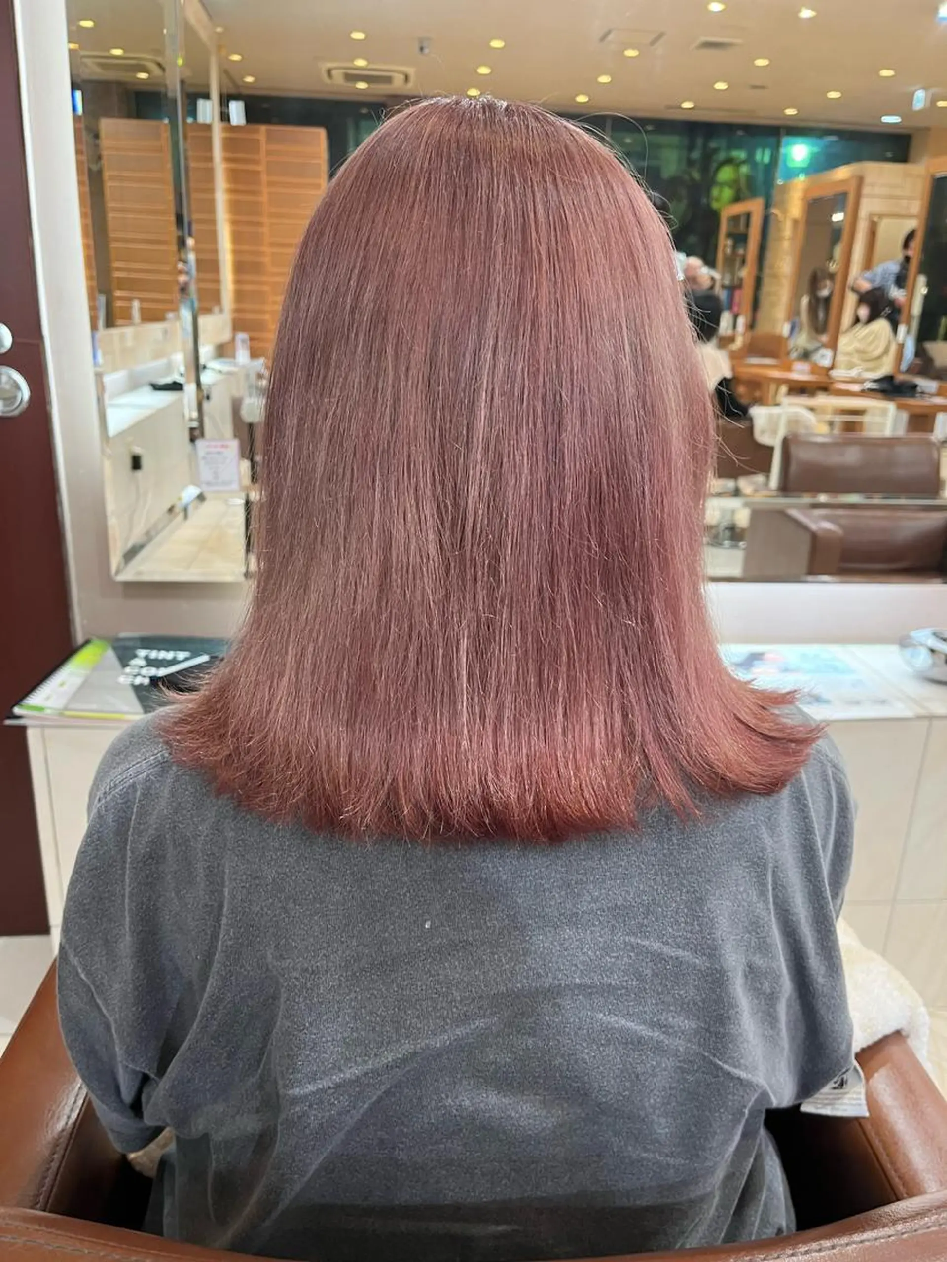 ミディアム カラー ブリーチ ヘアカラー トリートメント ハイトーンカラー🩵 耳ツボジュエリー👂のその他イメージ