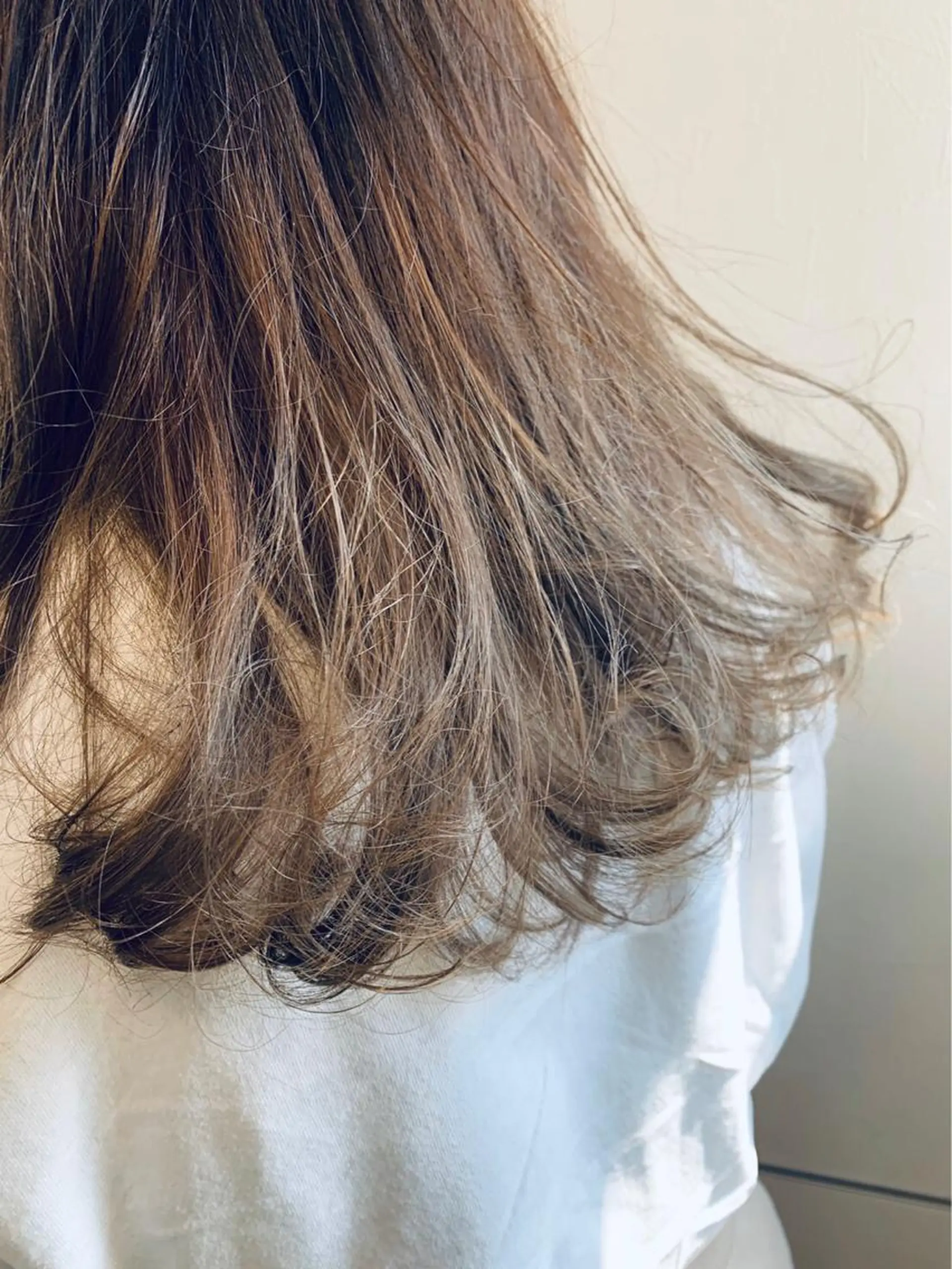 カラー 小林 由里香のヘアスタイル