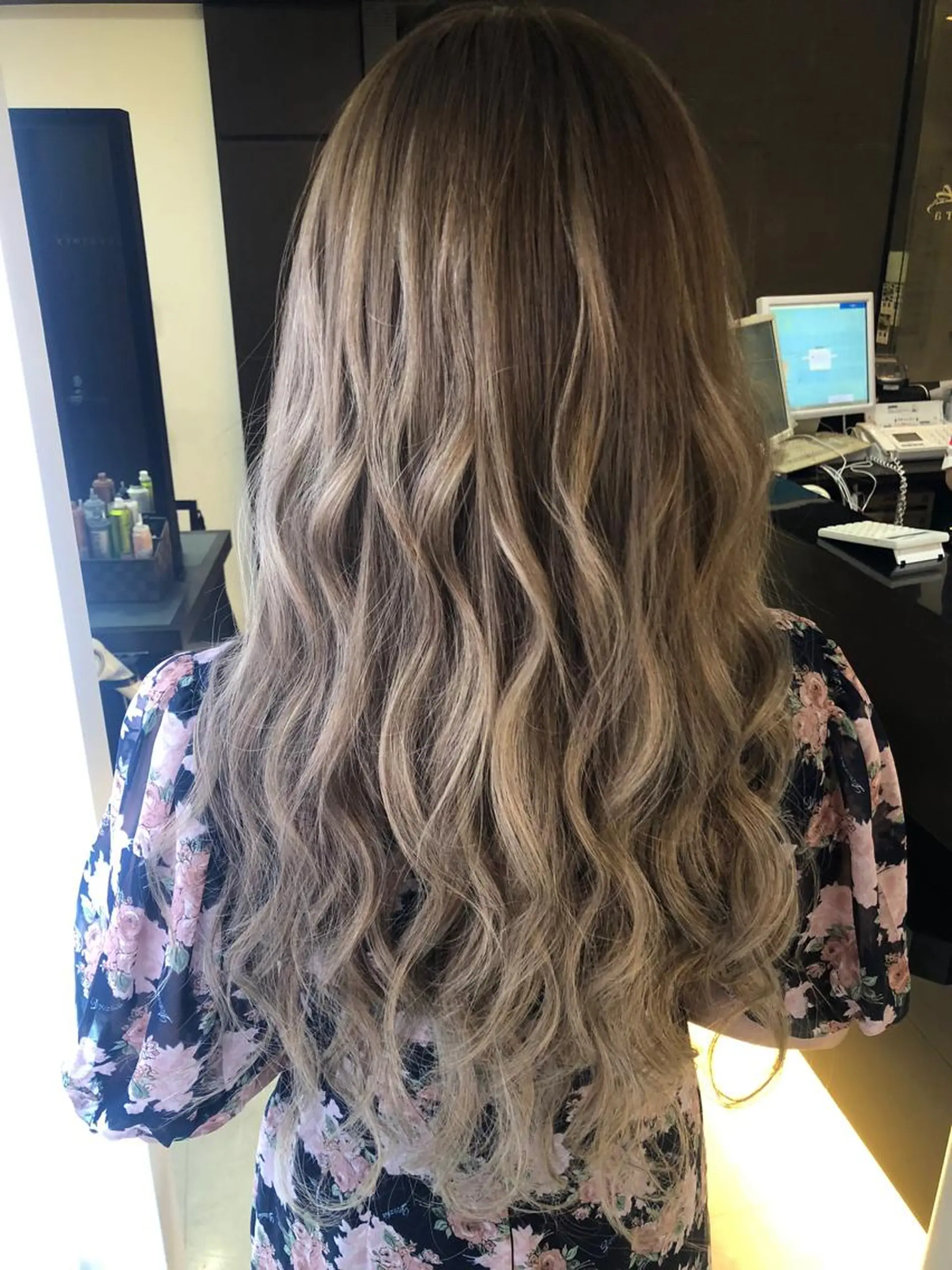 ロング Moana by headlight 豊中曽根店所属・園田 美恵子のヘアスタイル