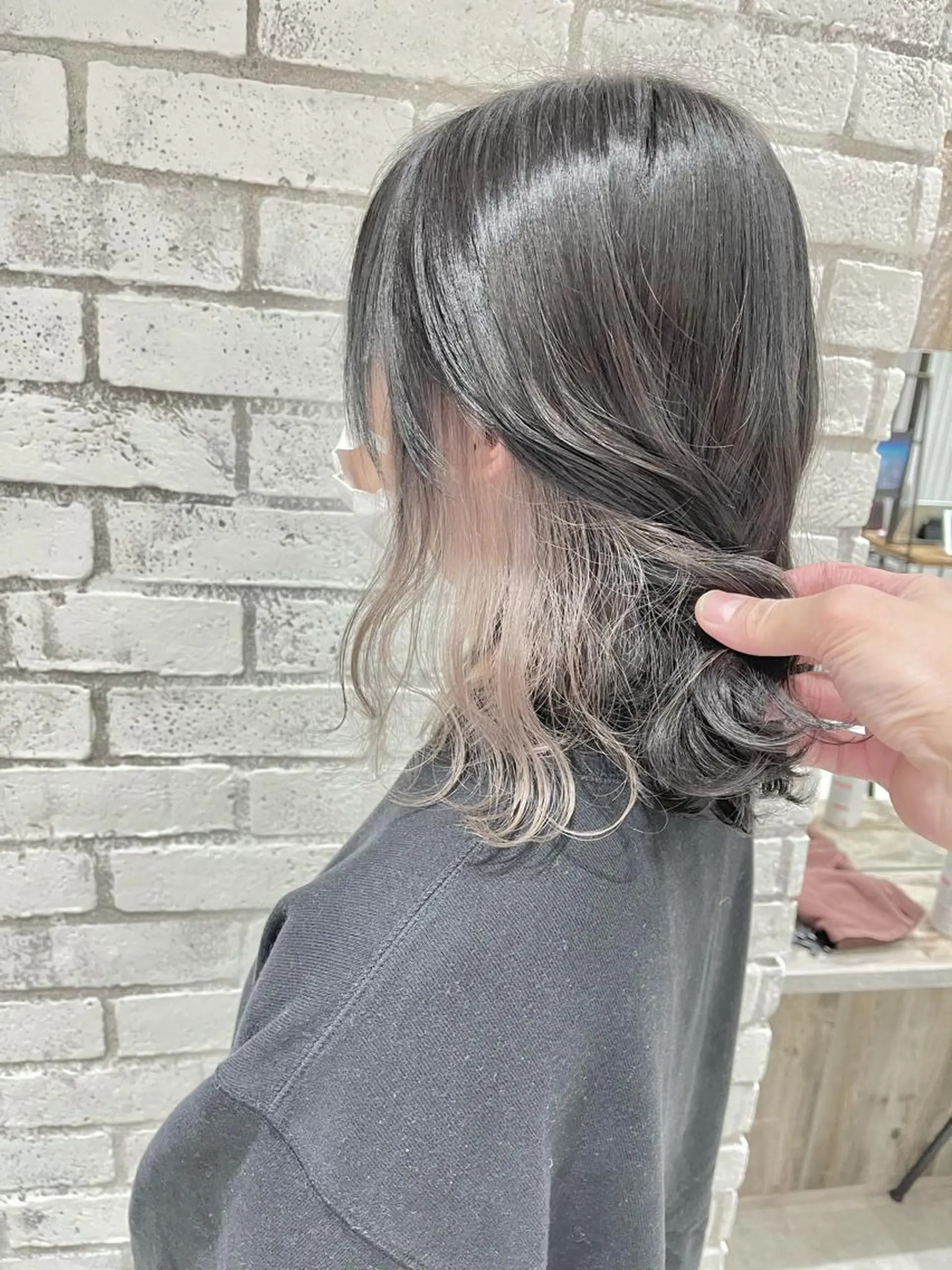 ミディアム カラー パーマ ヘアアレンジ ベージュカラー ブリーチ ケアブリーチ ダークグレー ホワイトベージュ ヘアカラー トリートメント filo byFeria渋谷所属・縮毛矯正/美髪 髪質改善/石田幸輔のヘアスタイル