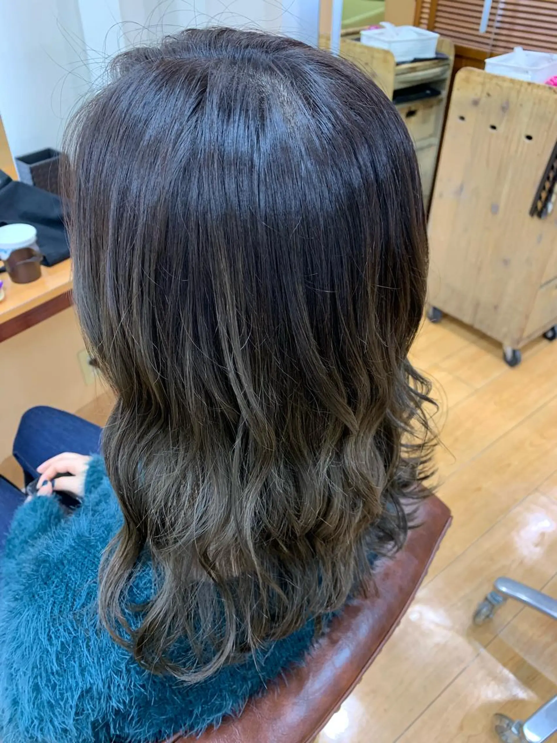 セミロング 丸山 亜加理のヘアスタイル