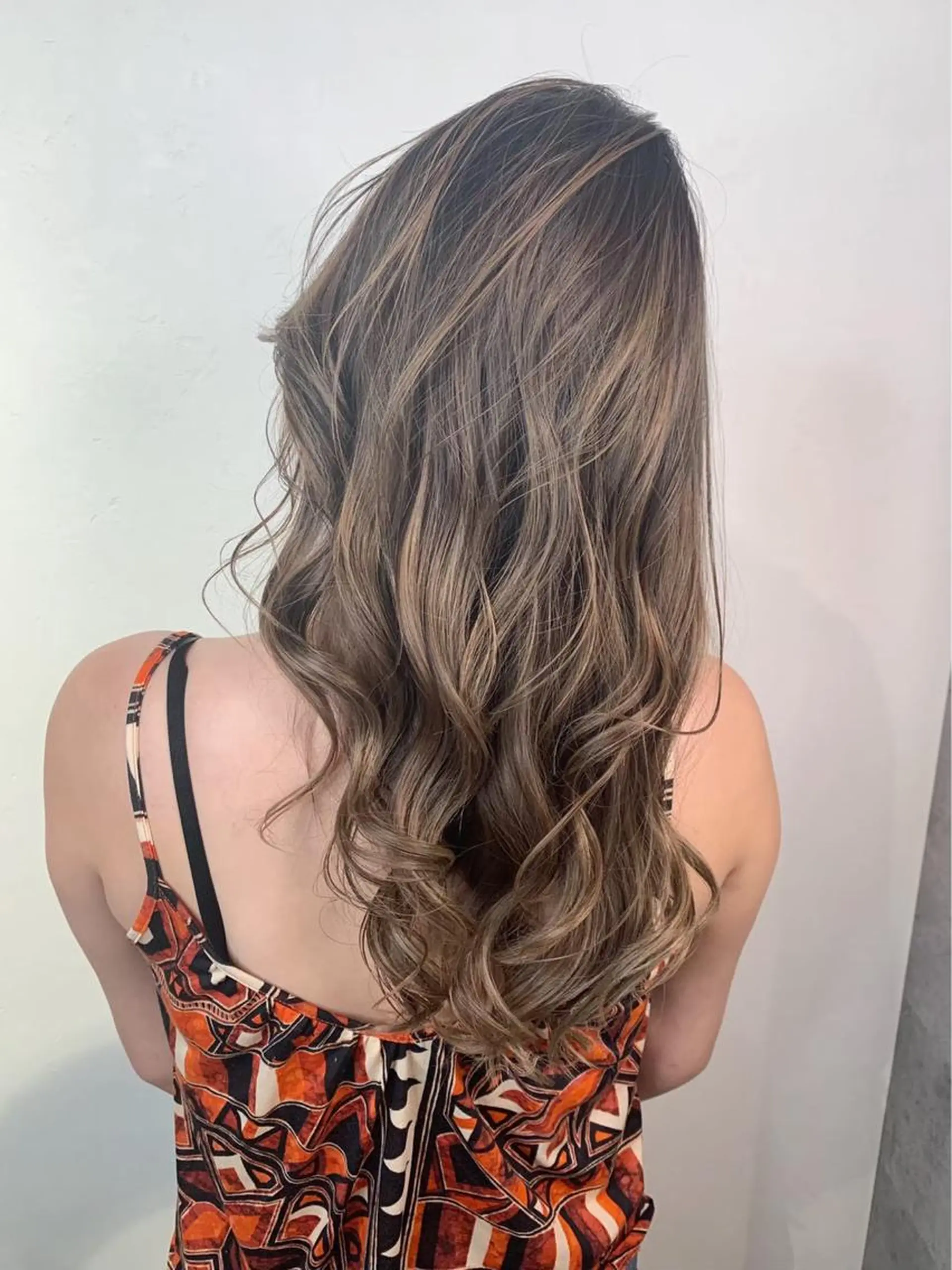 ロング ヘアカラー トリートメント _WHITE上本町 上本町店のヘアスタイル