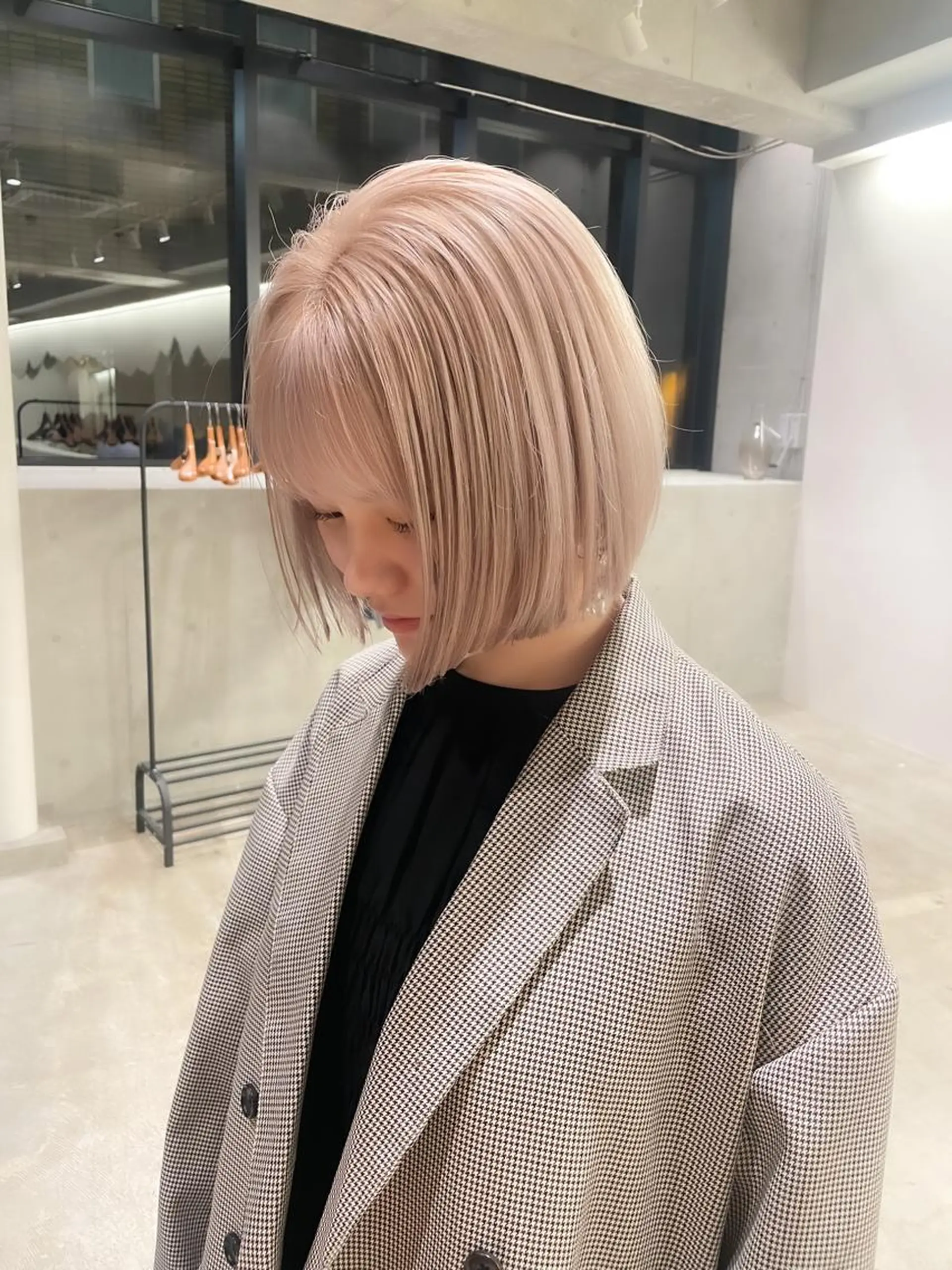 ショート カラー ヘアアレンジ ミニボブ/ブリーチ 🌈MISATOのヘアスタイル