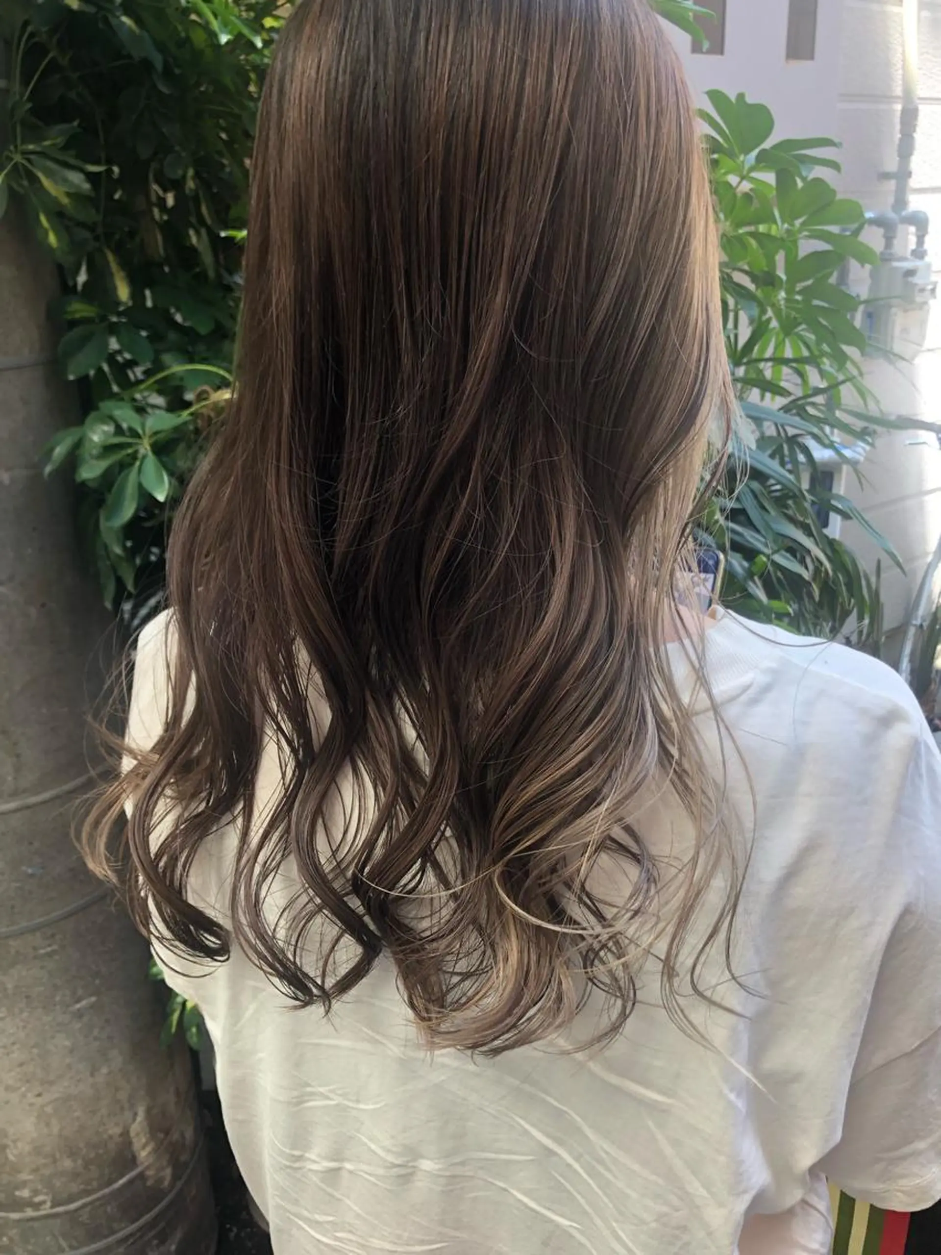 ロング カラー ヘアアレンジ ベージュカラー ブリーチ ホワイトベージュ 髪質改善/ ツヤ髪カラー/高井のヘアスタイル