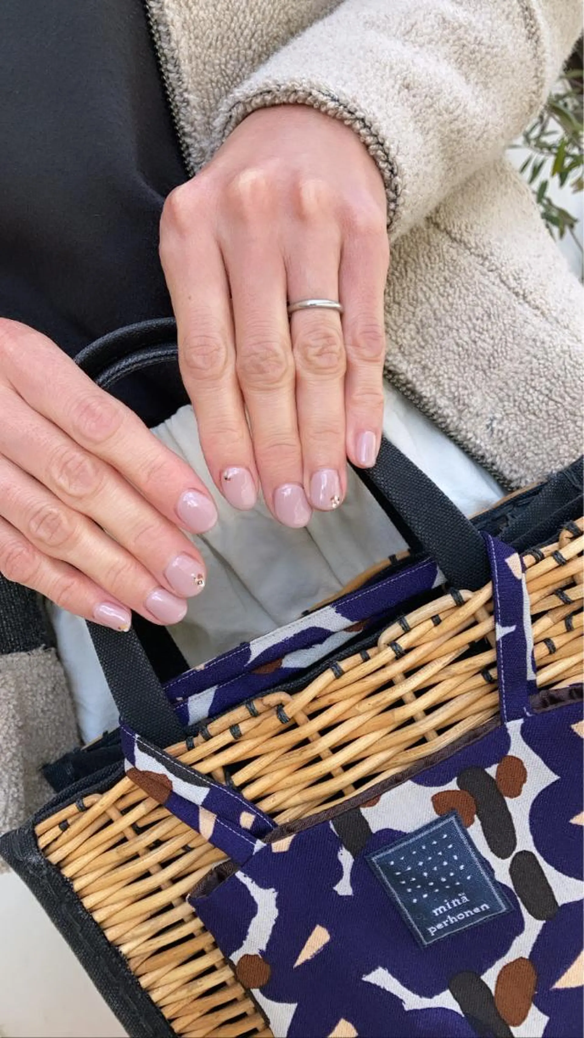 ネイル nailsalon　hue所属・小山 羽奈のネイルデザイン