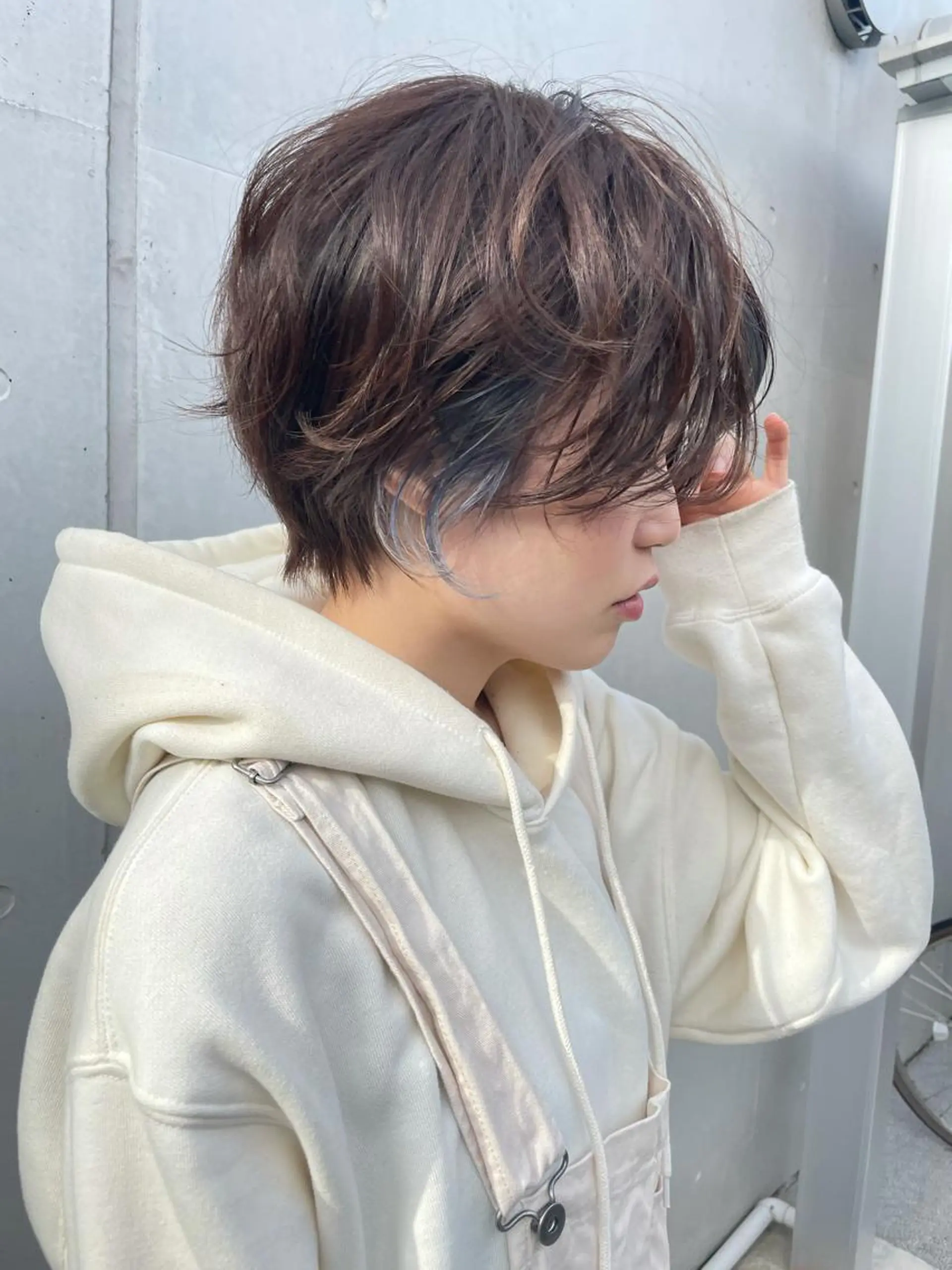 ショート カラー ケアブリーチ/ エクステ/レイヤーのヘアスタイル