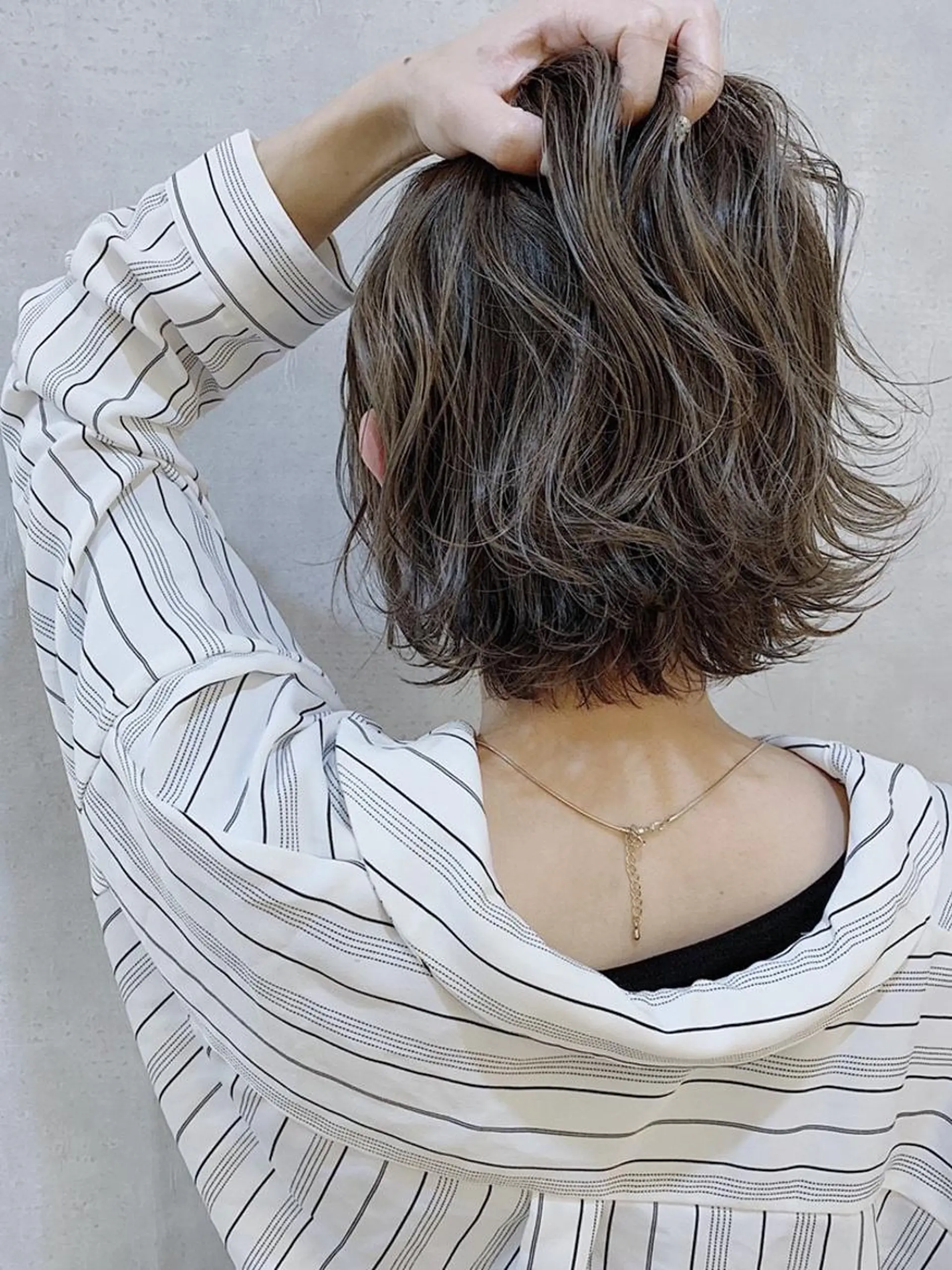 ショート カラー アディクシーカラー ブリーチ ケアブリーチ ダブルカラー ハイライトカラー MOU namba ムウナンバのヘアスタイル