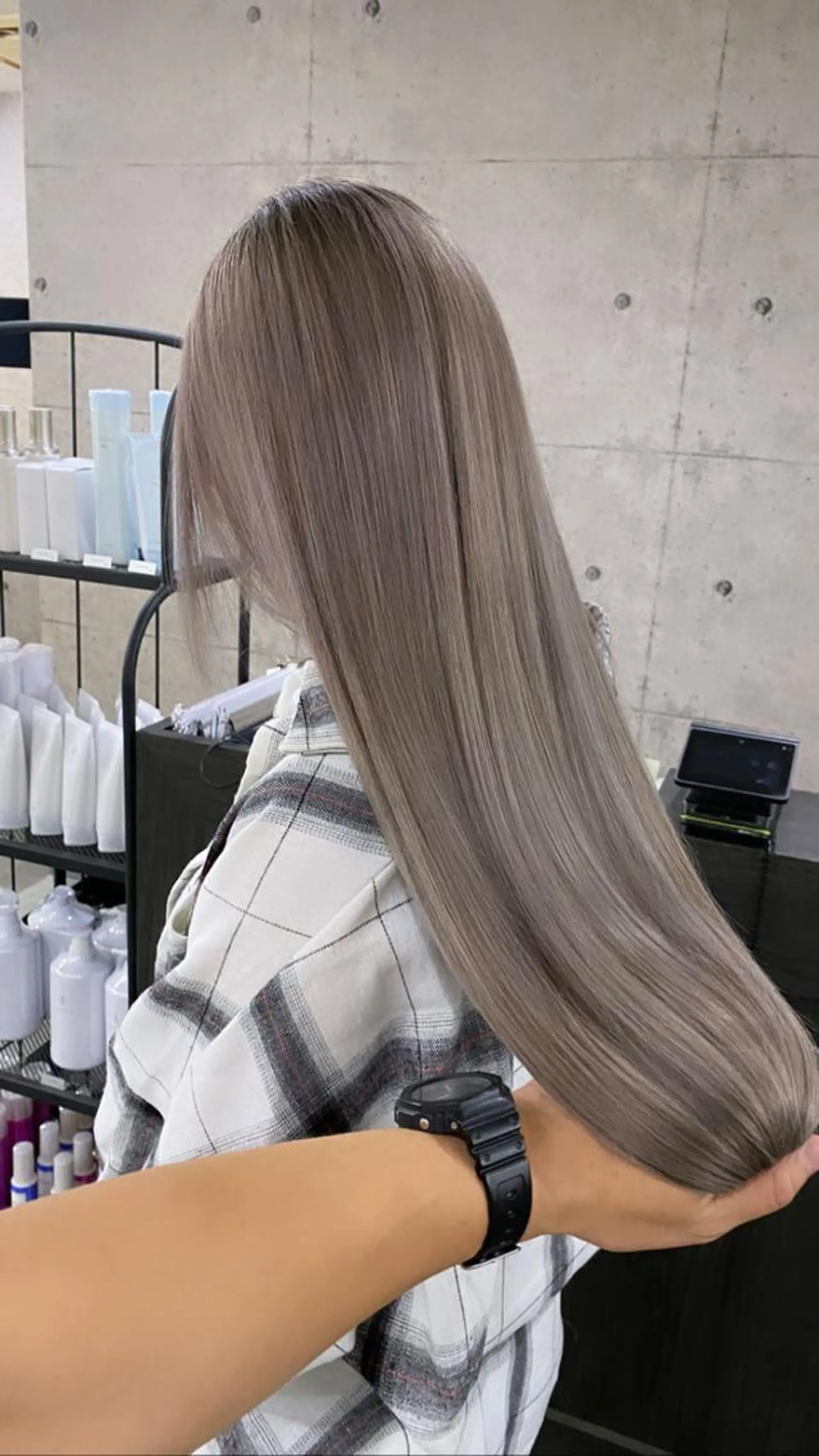 ロング カラー ヘアアレンジ アッシュ バレイヤージュ ブリーチ ブロンド ブラウンカラー SUZU/岡山/矯正 ブリーチ/レイヤーのヘアスタイル