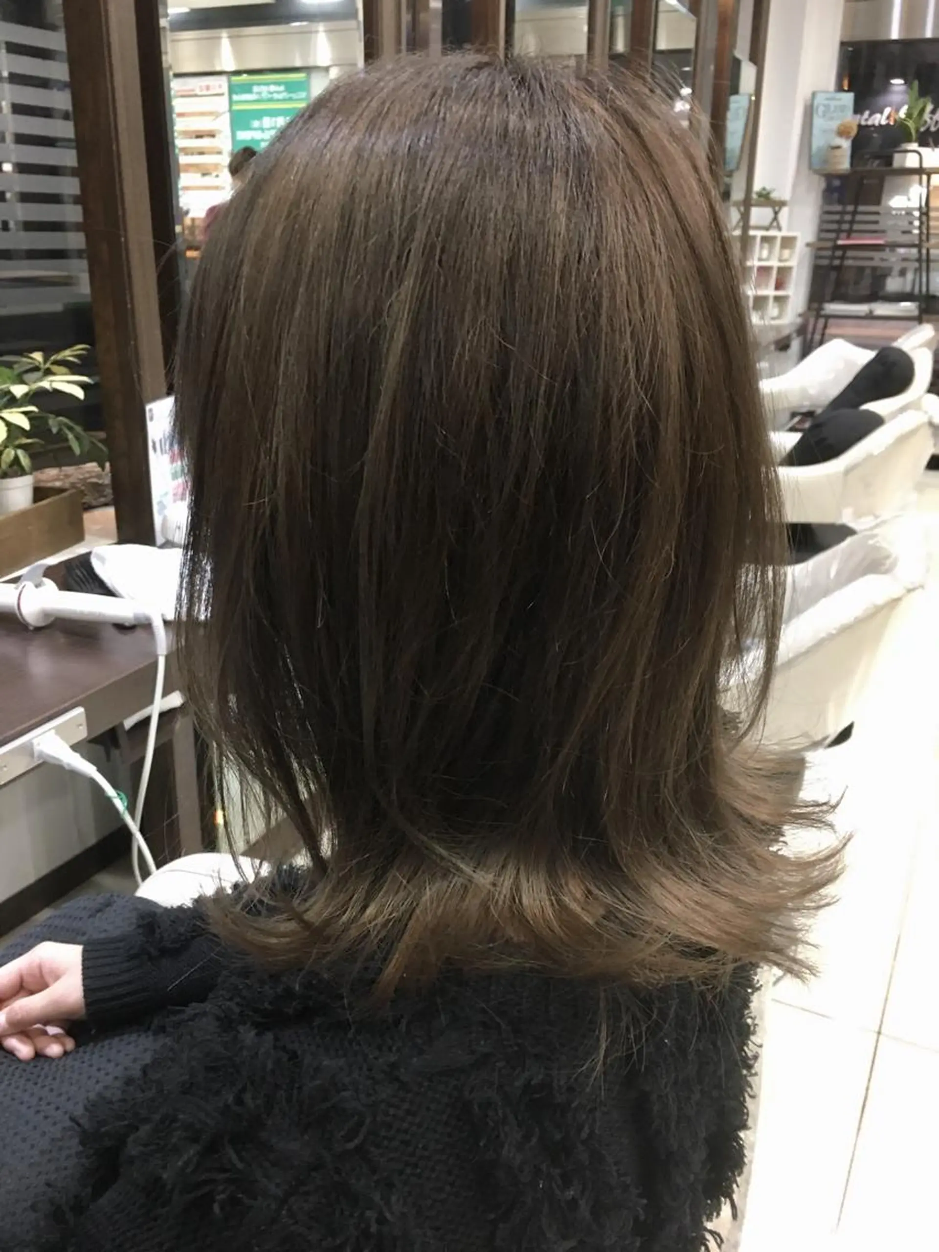 セミロング カラー グレージュ ハイライトカラー ハイライト 寺内 紳悟のヘアスタイル