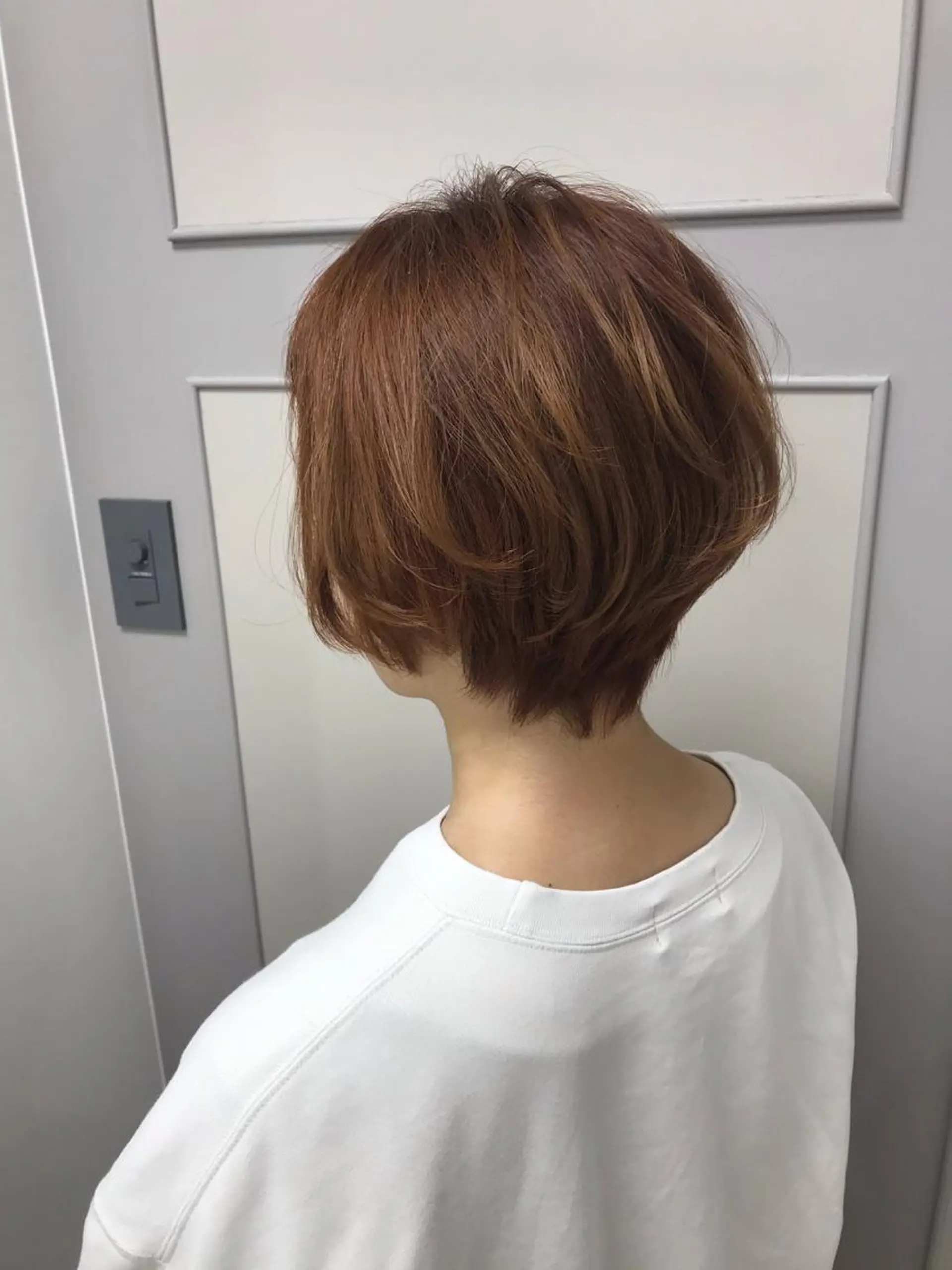 ショート カラー ブリーチ オレンジ ere hair salonのヘアスタイル