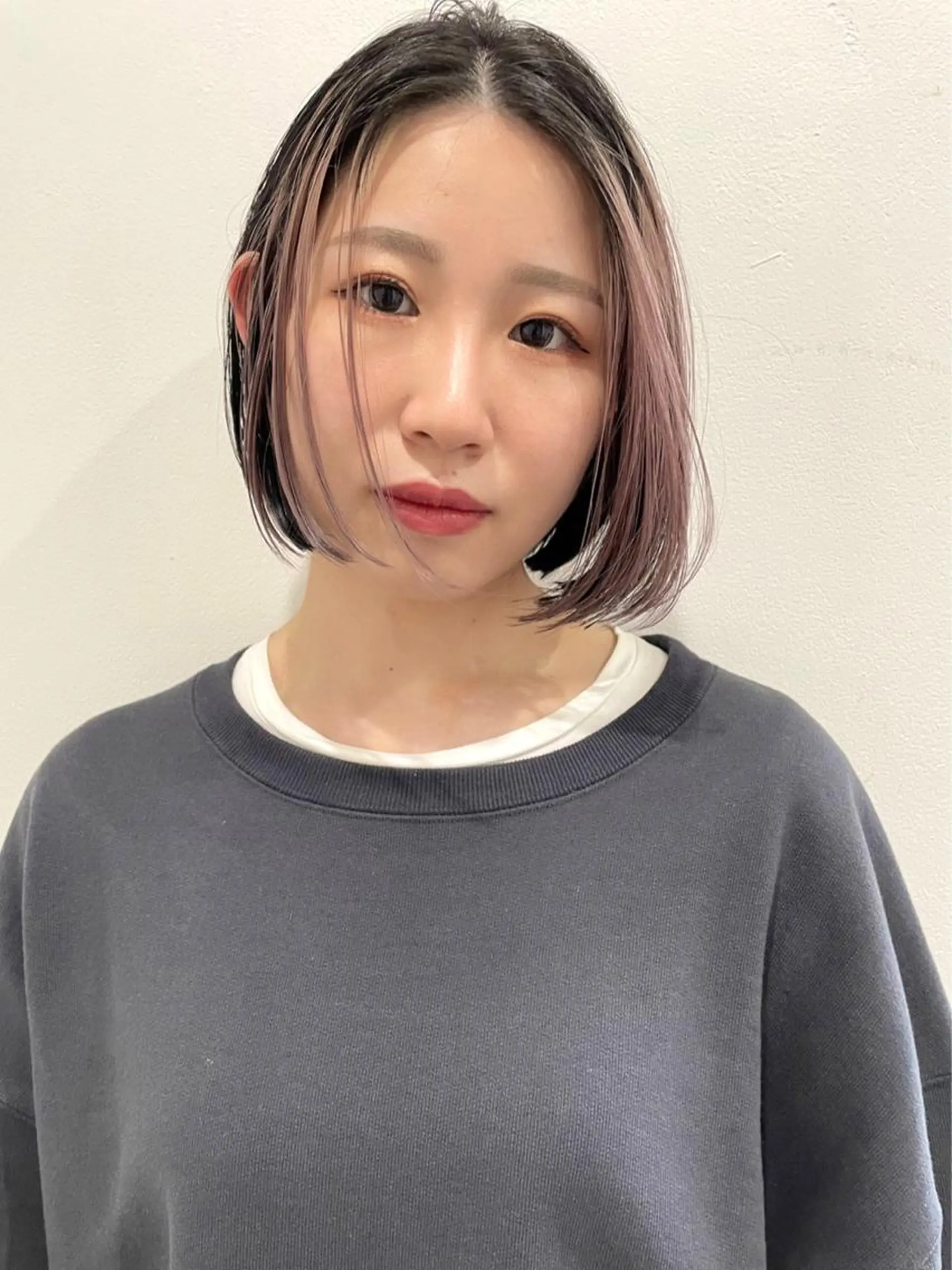 ショート カラー ピンクカラー ボブ カット ヘアカラー トリートメント Loom.所属・村上雅人 ナチュラルモードのヘアスタイル