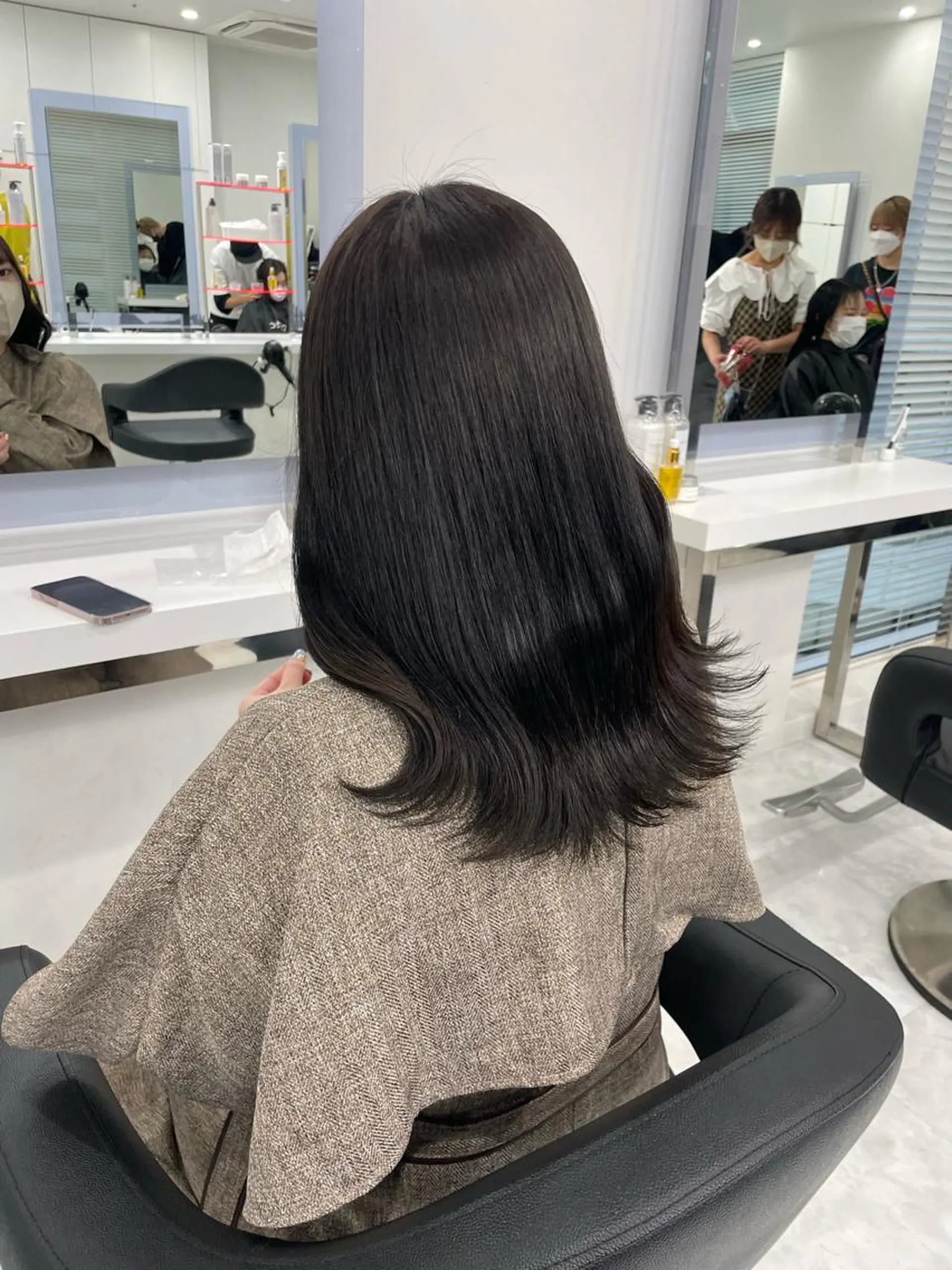 セミロング カラー ヘアアレンジ Ella所属・nana【艶髪】/ レイヤー/縮毛矯正のヘアスタイル