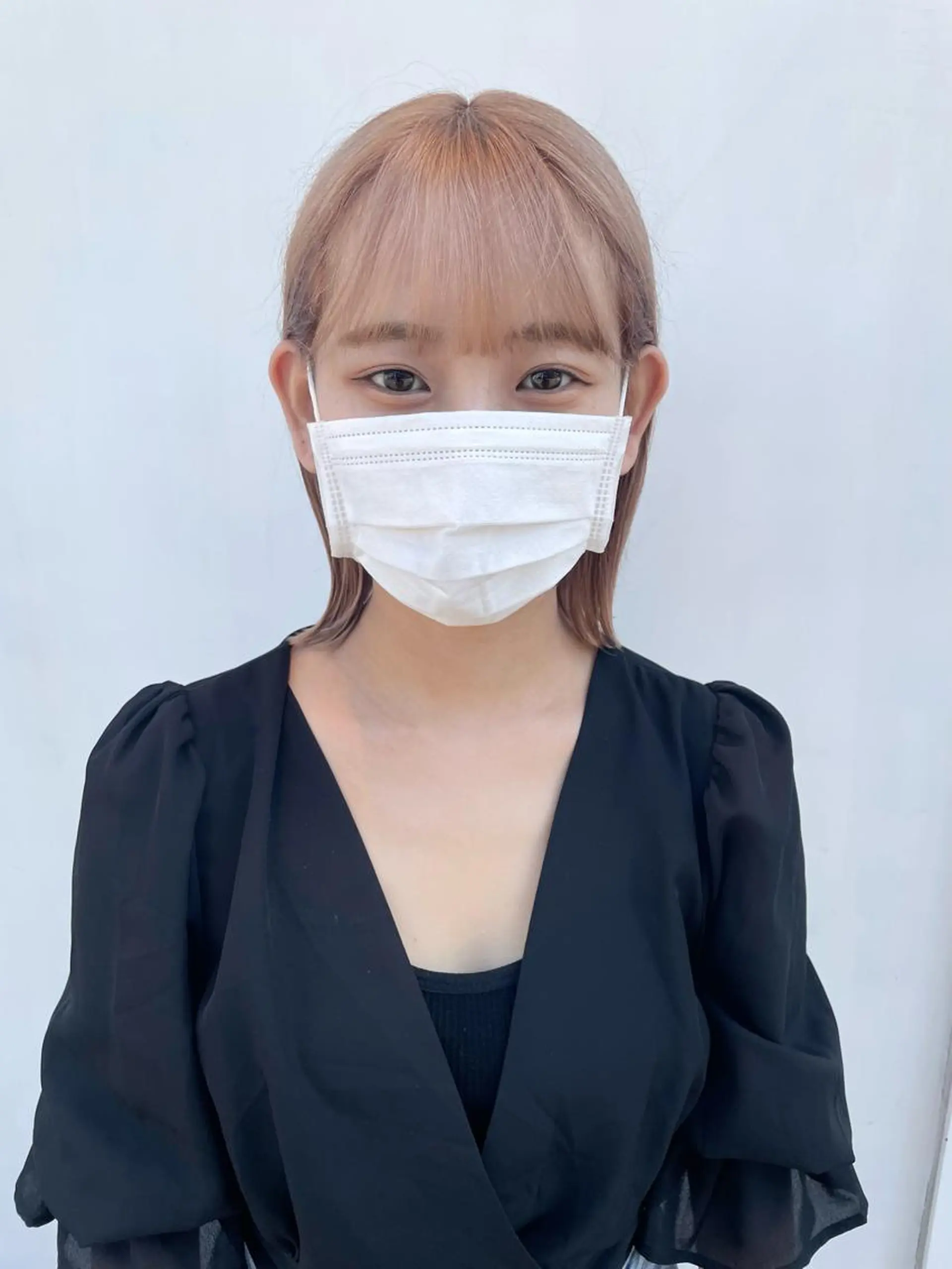 ショート カラー ベージュカラー カット ヘアカラー 小関 仁晴のヘアスタイル