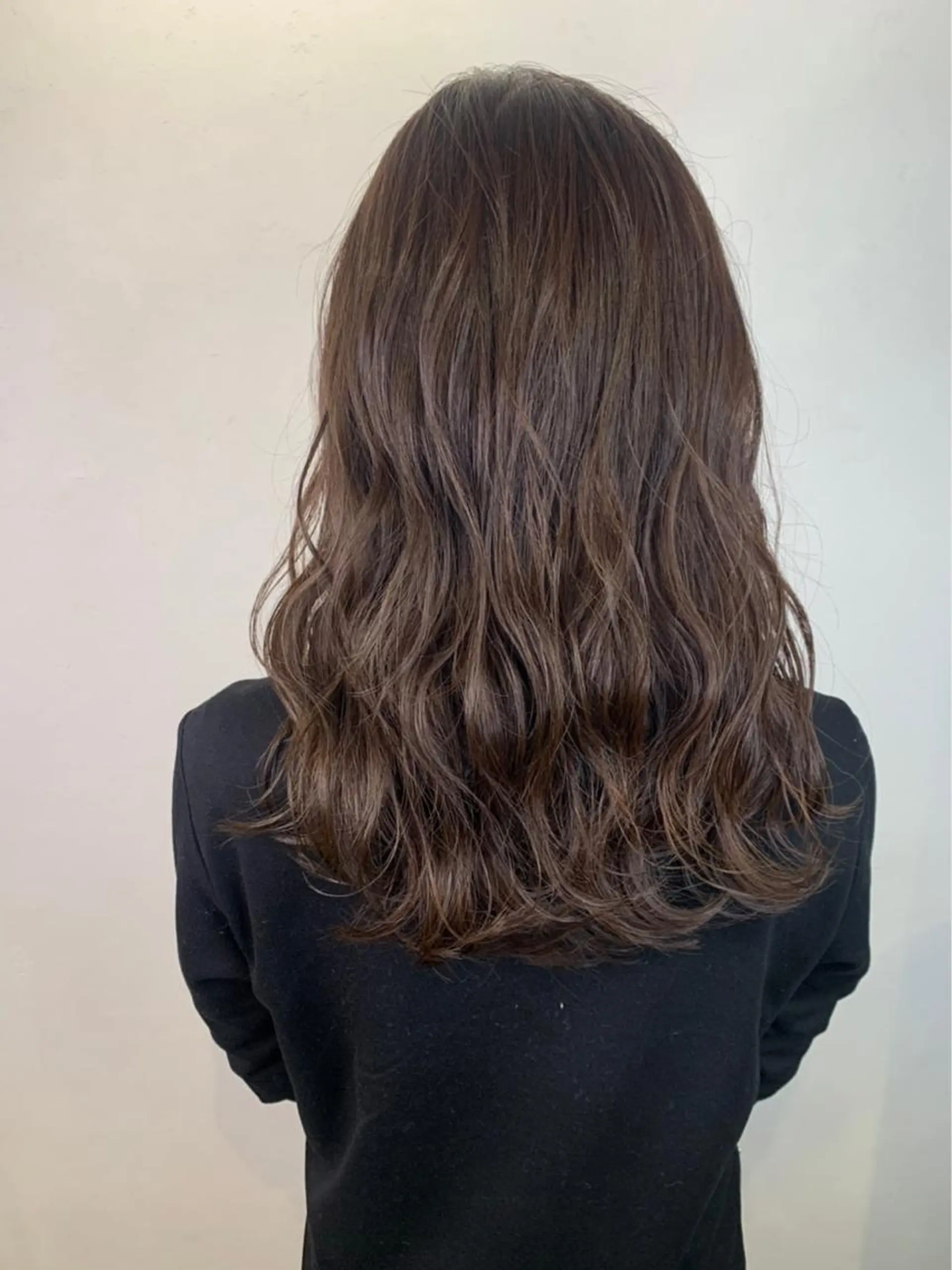 セミロング カラー _WHITE 高槻のヘアスタイル