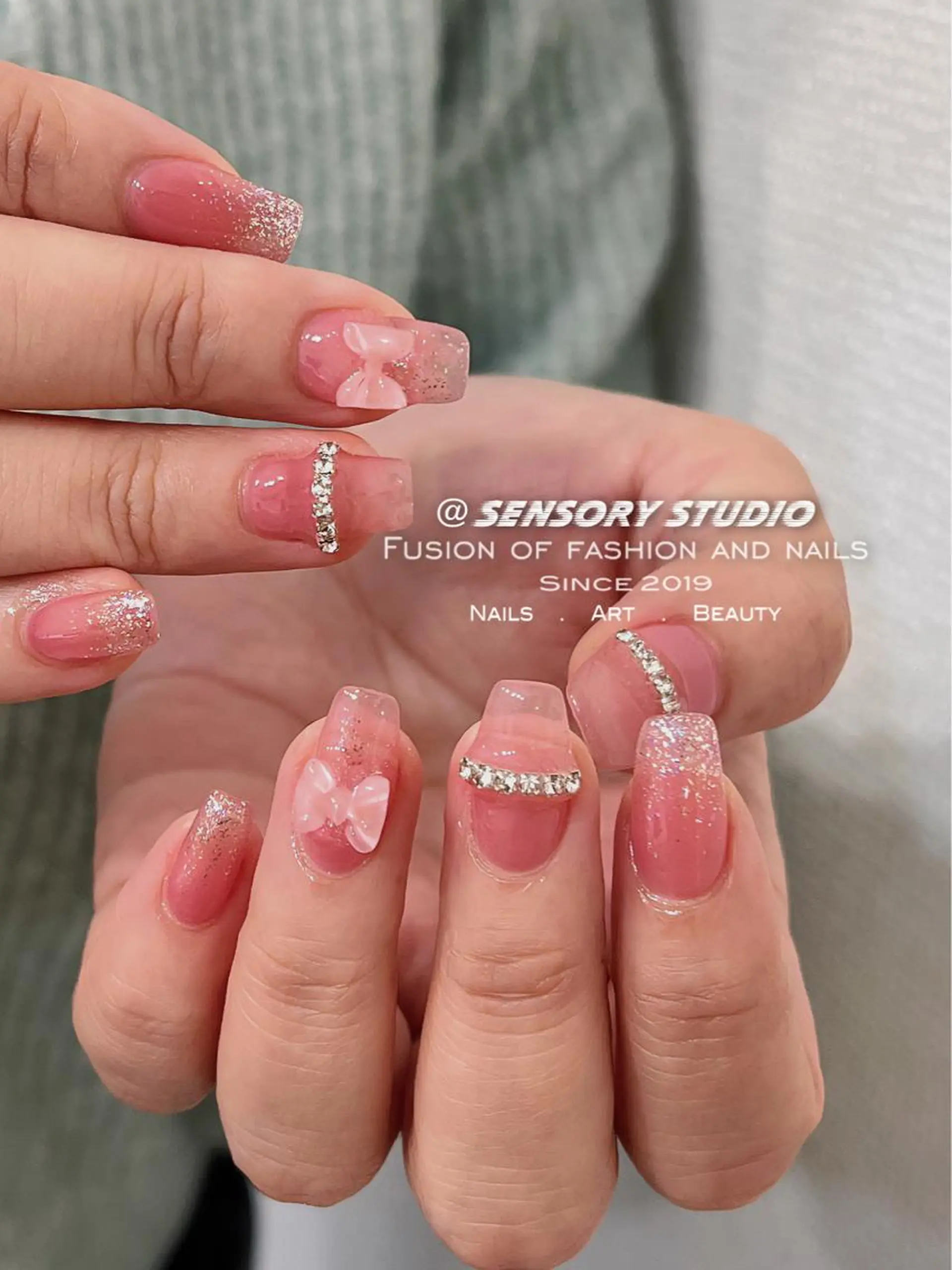 ネイル ニュアンスネイル ワンホンネイル ハンドネイル ジョ ジョのネイルデザイン