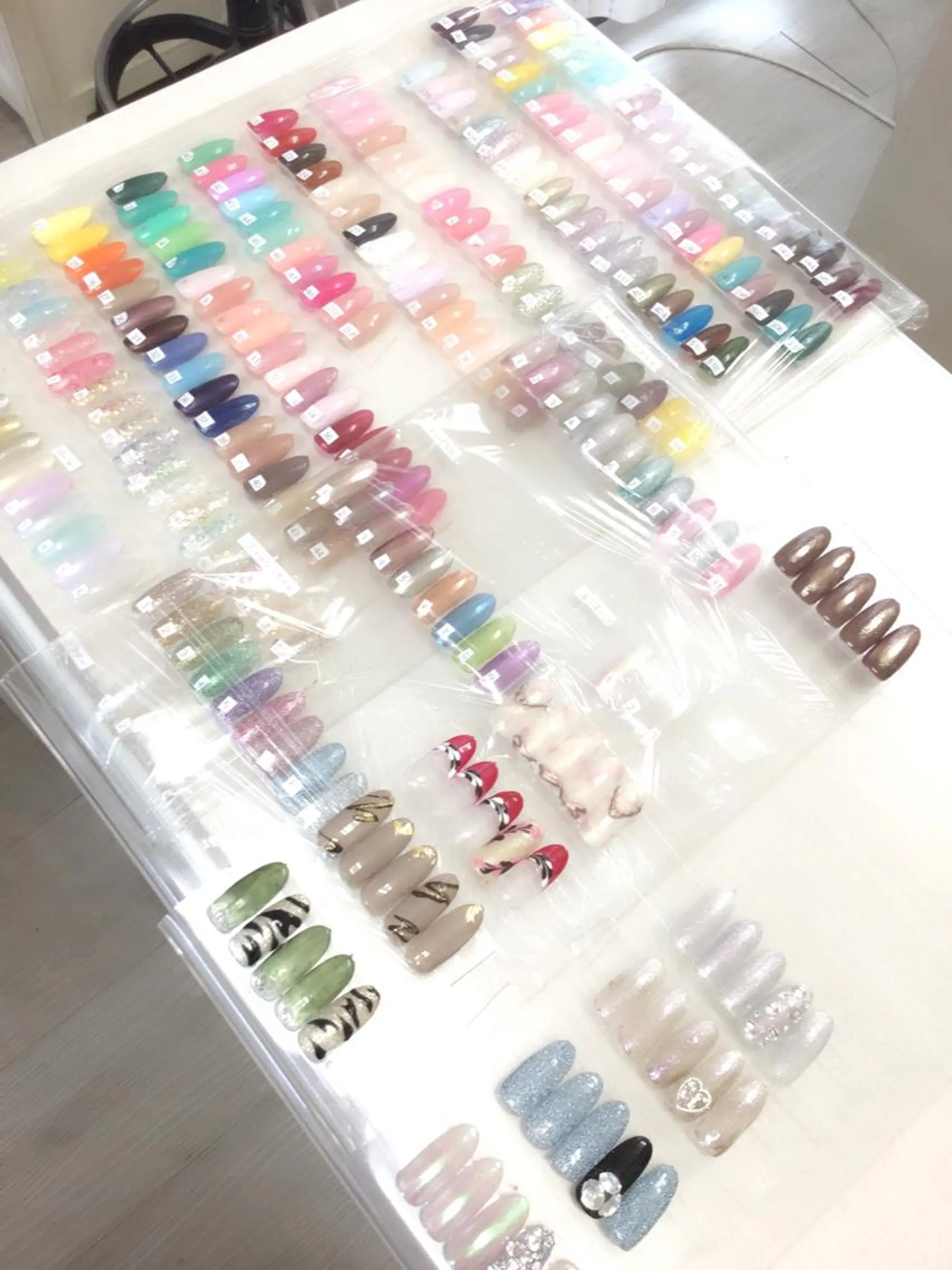ネイル e.nail所属・和賀井 恵理のネイルデザイン