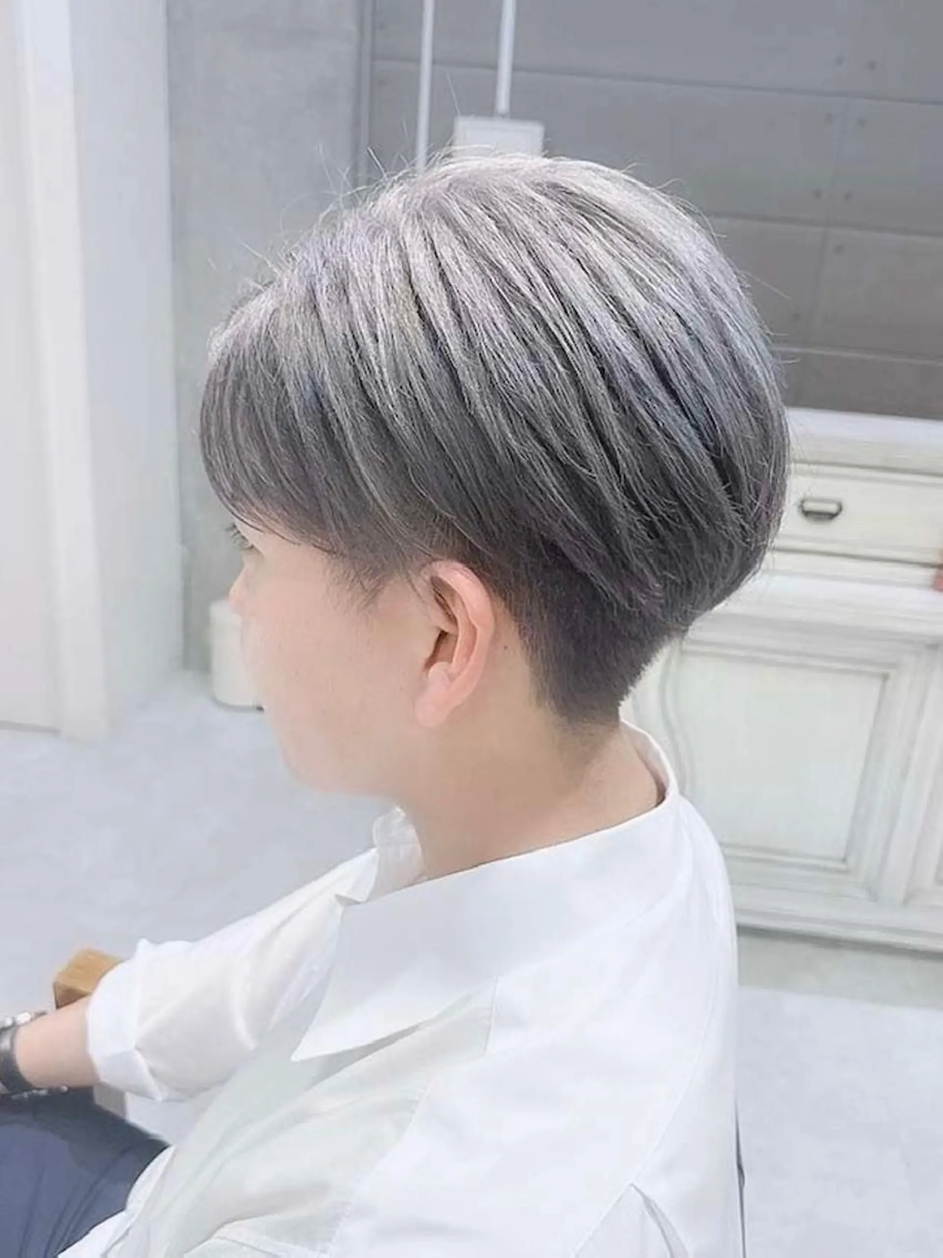 ショート カラー ヘアアレンジ メンズ メンズブリーチ メンズ韓国風 韓国マッシュ マッシュ ツーブロック 𝐑𝐈𝐍𝐊𝐀 🐷🖤のヘアスタイル