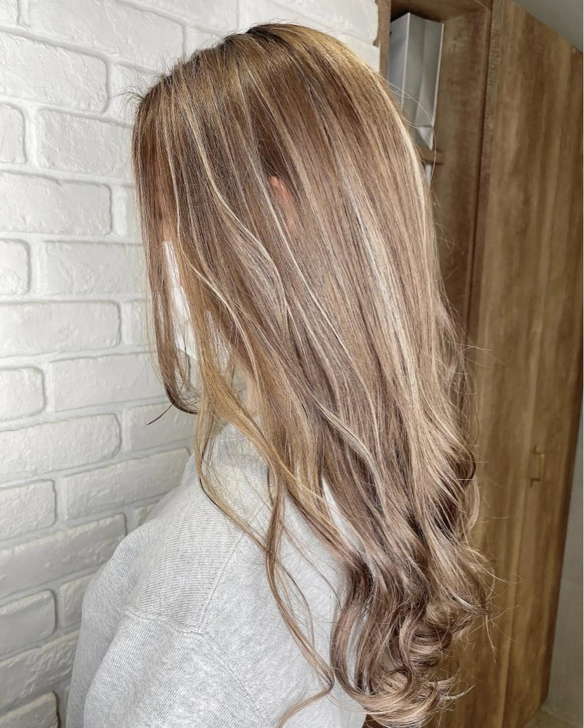 ロング カラー ハイライトカラー ハイライト 森本 笑のヘアスタイル