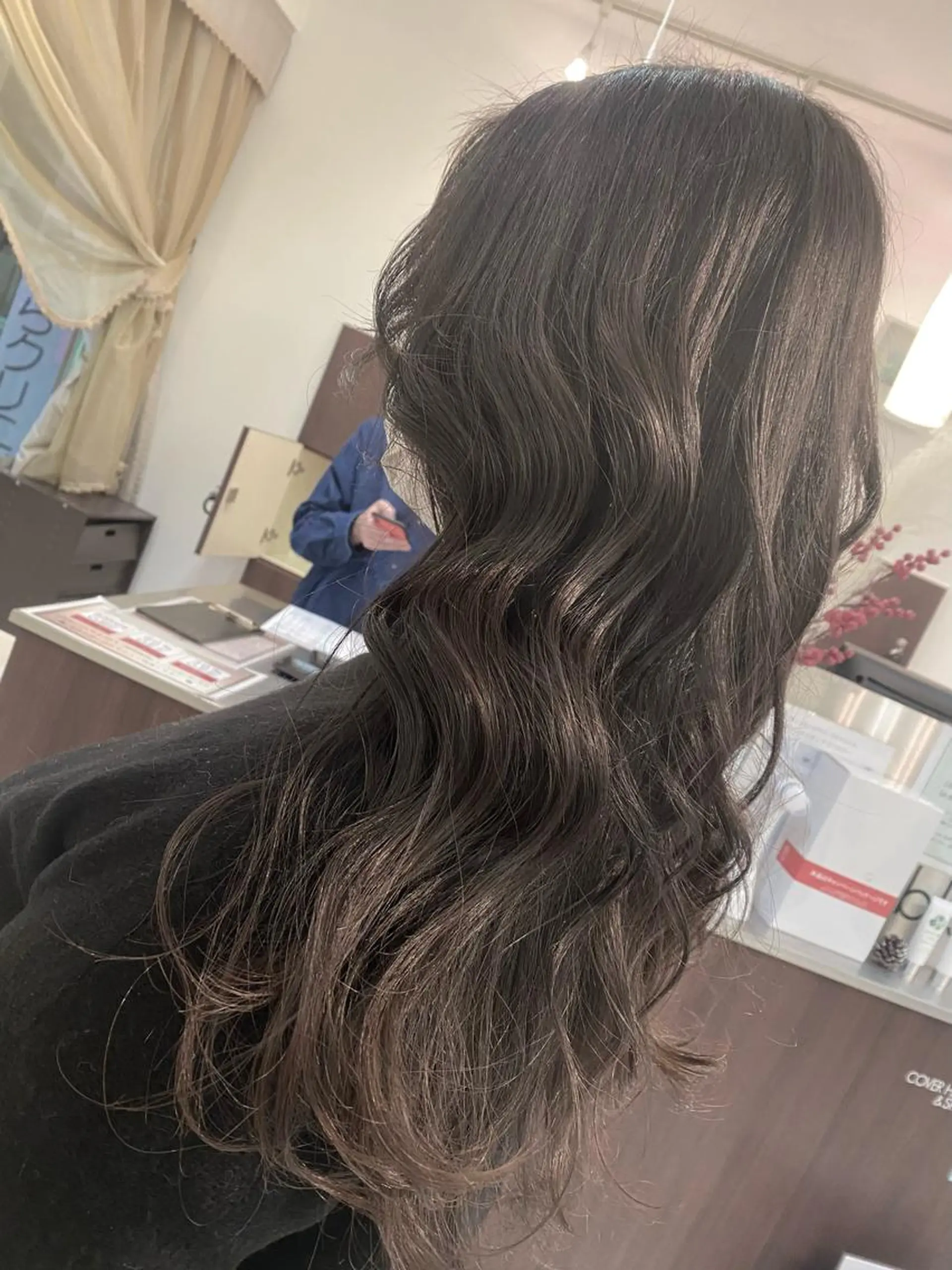 ロング アッシュ ✨くびれスタイル✨️ 戸嶋穂乃香のヘアスタイル