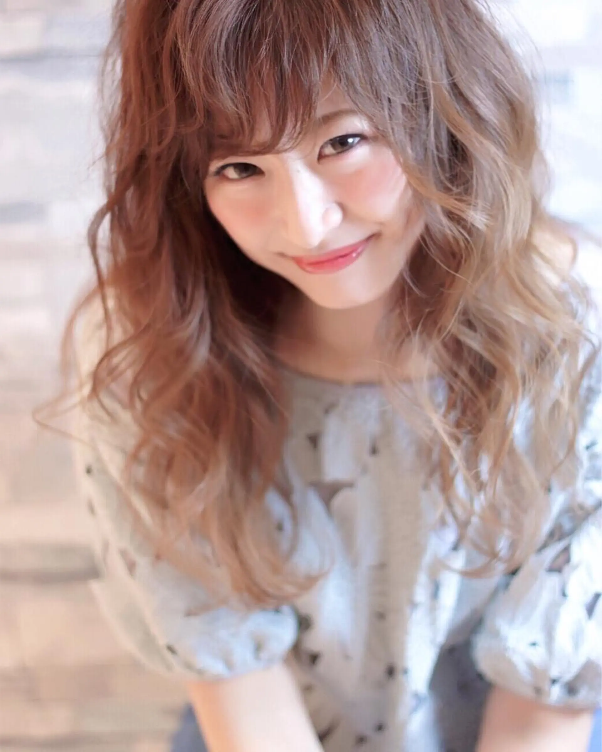 セミロング graxi'    グラシー所属・ブリーチ/ハイトーン SERINAのヘアスタイル