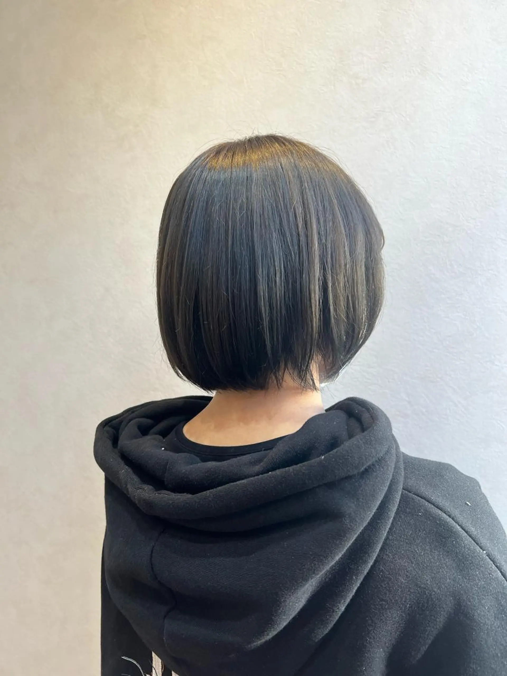 ショート カラー ブリーチ 透明感カラー ヘアカラー トリートメント "今"だけでない美髪 KOTOMIのヘアスタイル