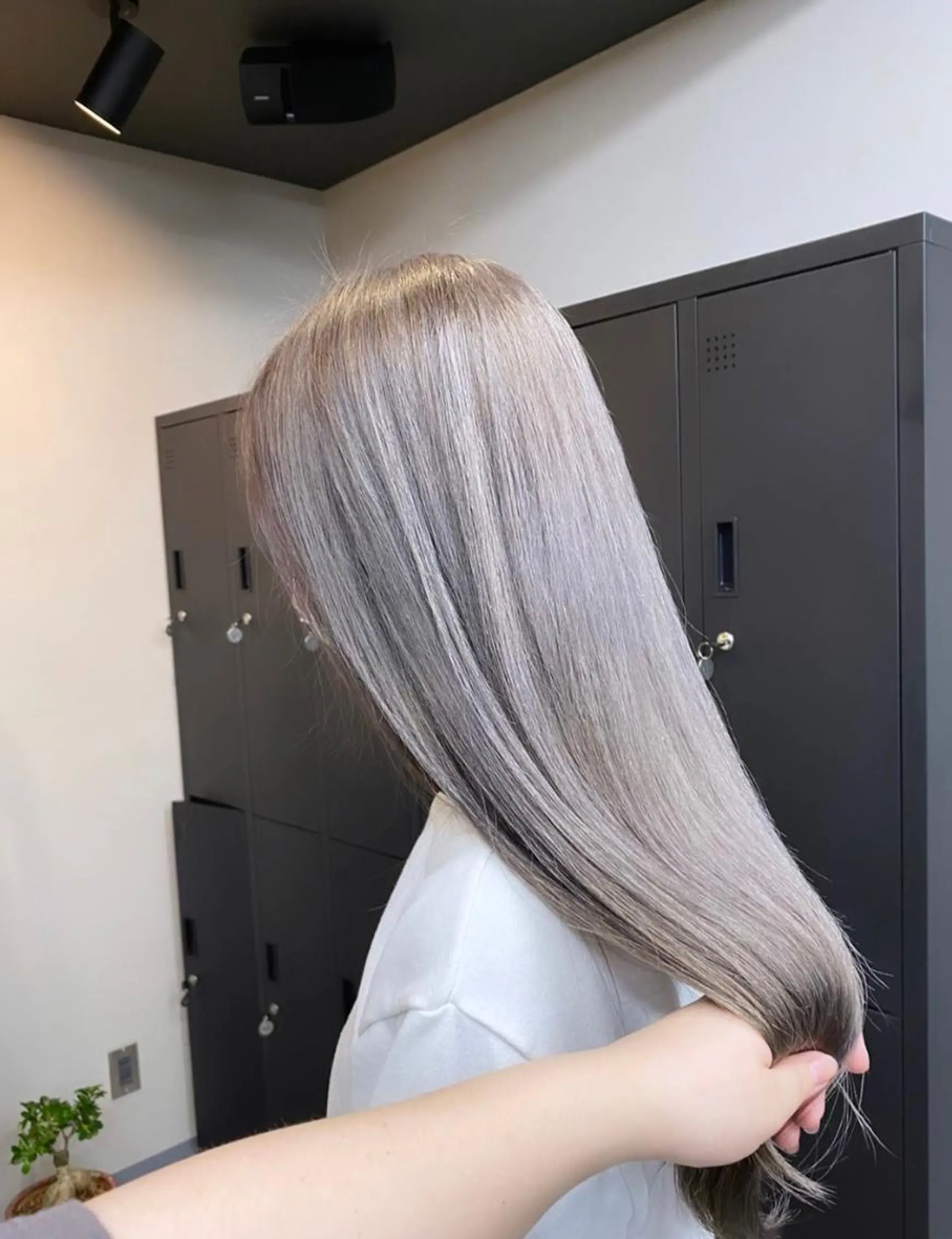 ロング ヘアカラー maco 艶感ハイトーン🦋のヘアスタイル