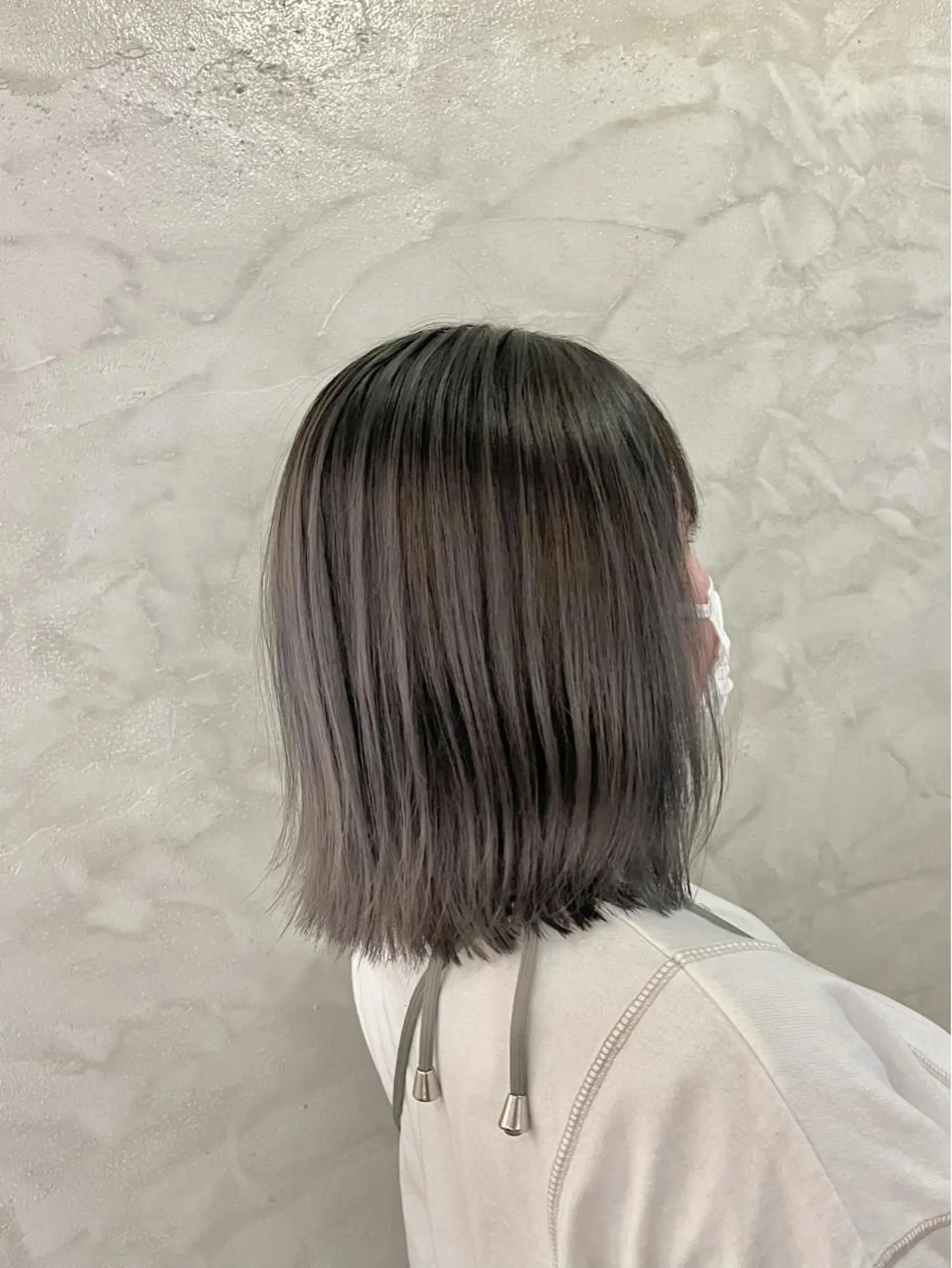 ミディアム カラー バレイヤージュ シルバー レイヤーカット FUJINO RYOのヘアスタイル