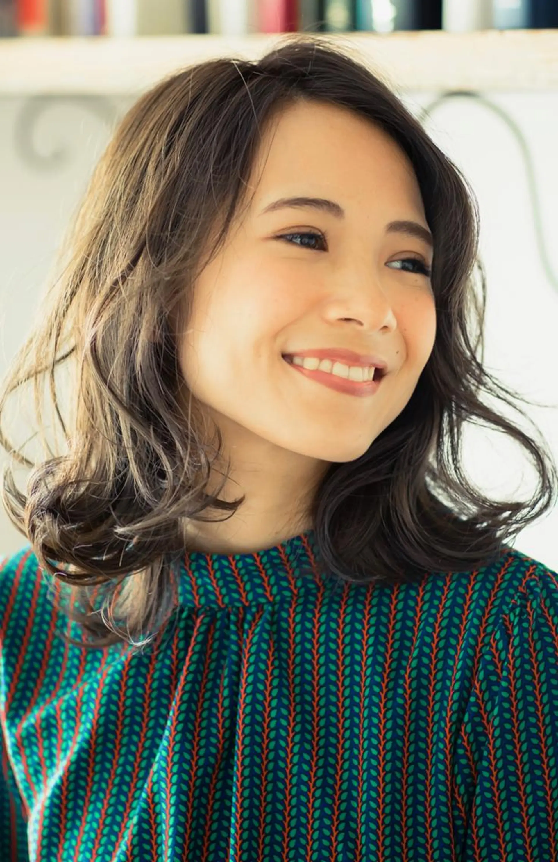 カラー 岩渕 由里香のヘアスタイル