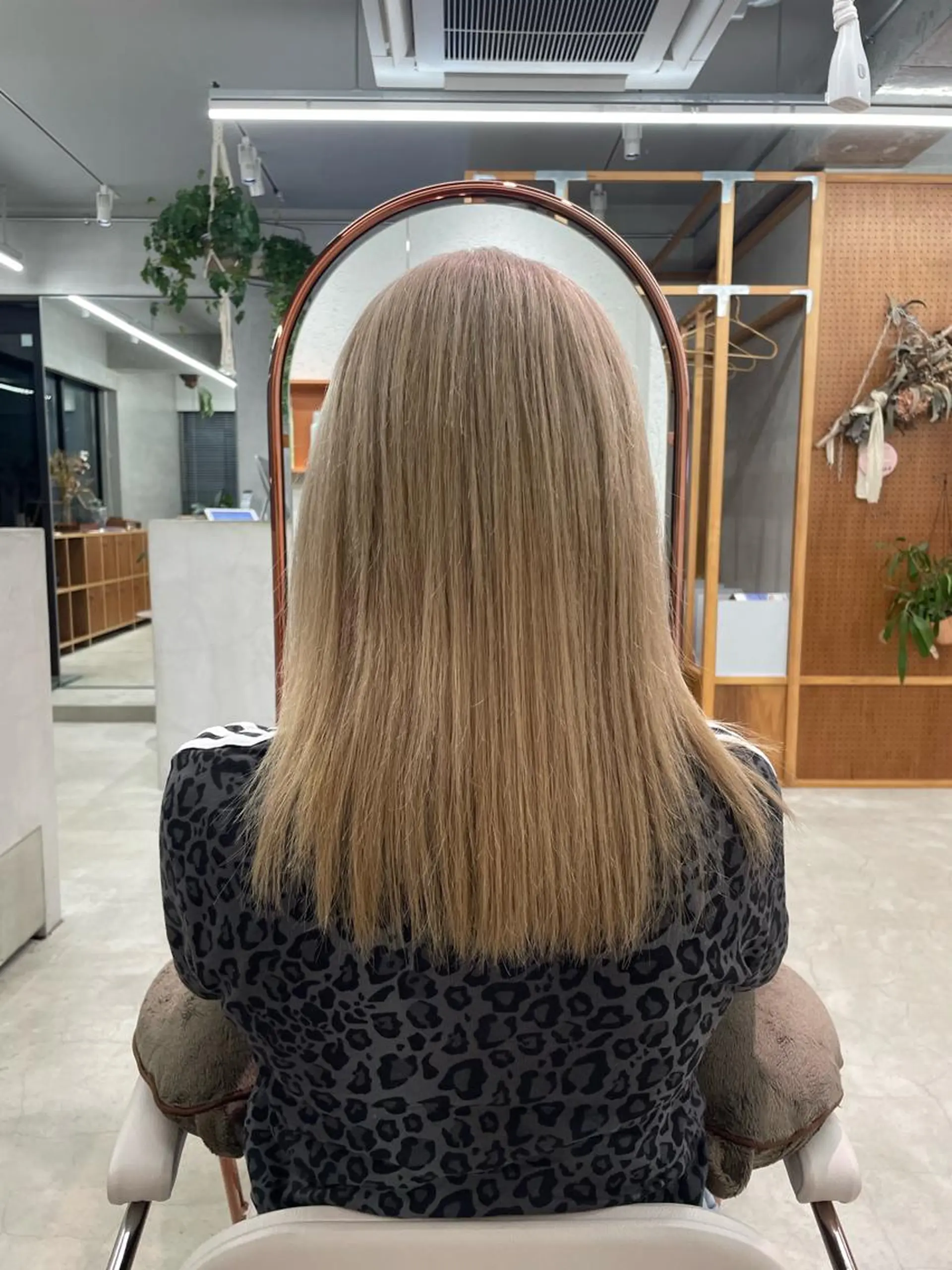 セミロング 鶴井 美空のヘアスタイル