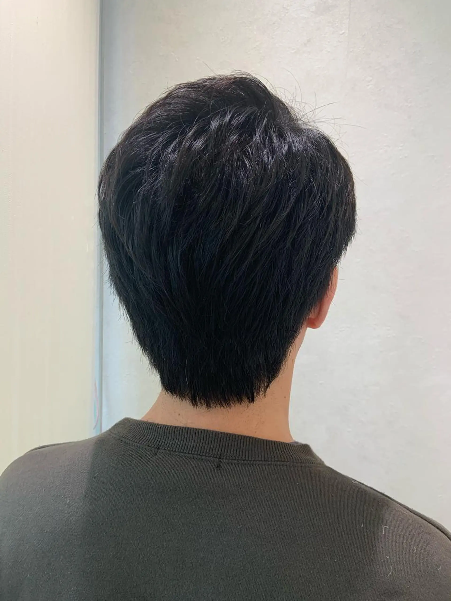 ショート パーマ メンズ ハイトーンカラー🤍 山下 優華のヘアスタイル