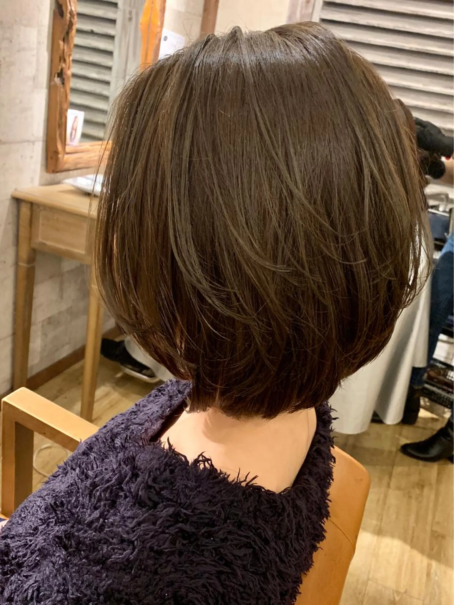 ショート カラー アディクシーカラー アッシュ 外国人風カラー レイヤーカット SALOWIN(サロウィン)広島並木通り所属・田村和範/似合わせ カラー/髪質改善のヘアスタイル