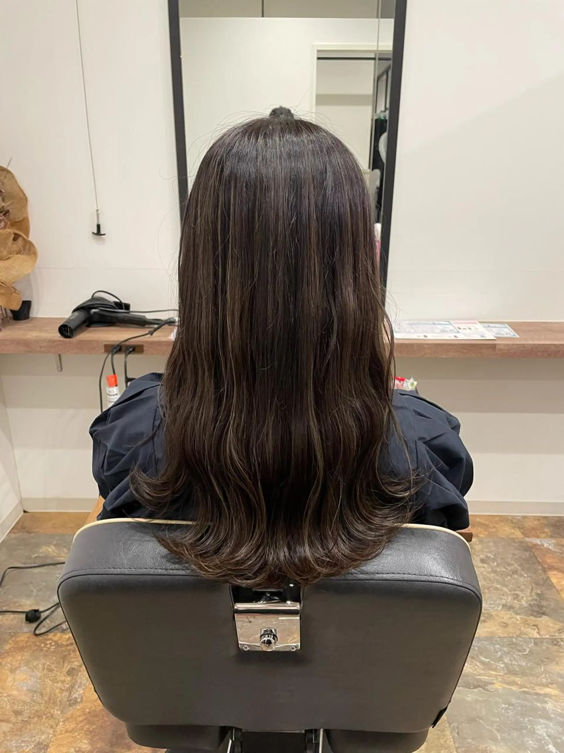 ロング カラー グレージュ ハイライトカラー ハイライト ヘアカラー CHESS所属・星 優南のヘアスタイル