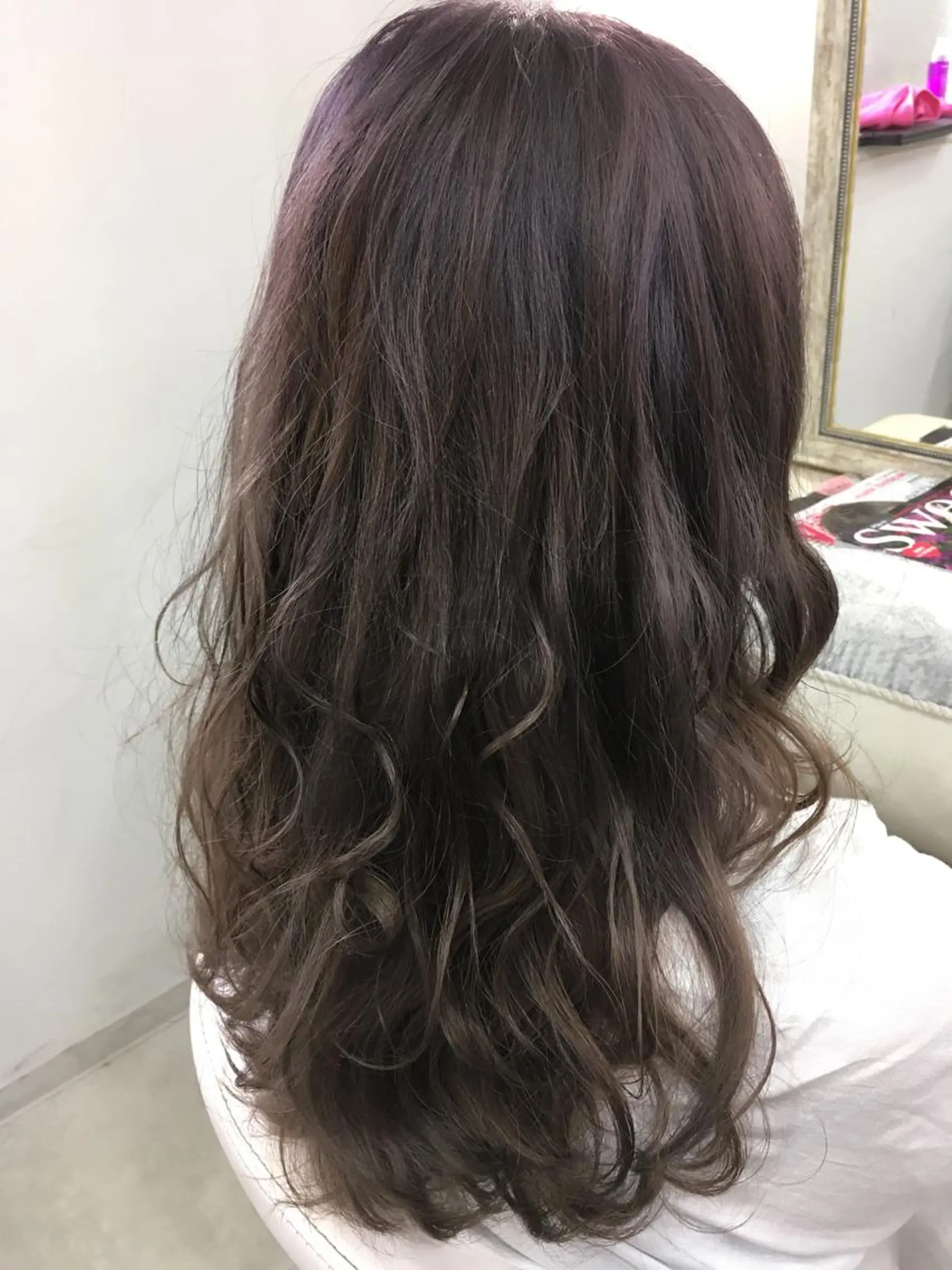 セミロング カラー アッシュ パープルカラー 髪質改善 中川　翔のヘアスタイル