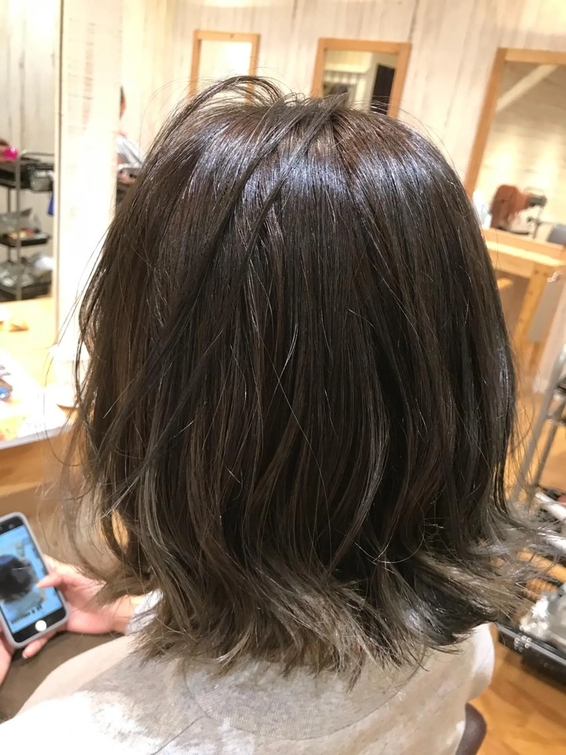 ミディアム カット ヘアカラー 緑地公園美容室 neohairのヘアスタイル