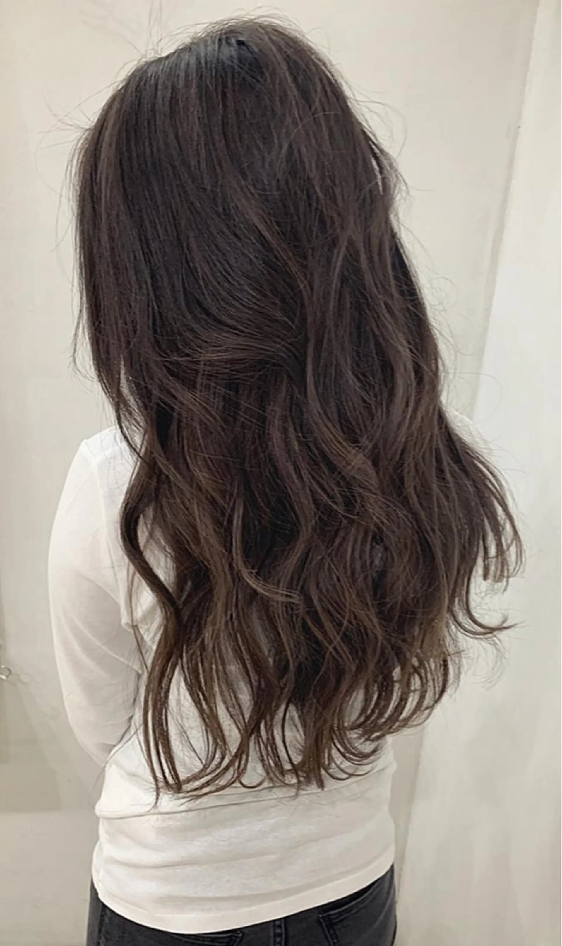 ロング カラー アッシュ バレイヤージュ ブリーチ デザインカラー グレージュ 京都大人女性ショート 徒歩1分/秋山のヘアスタイル