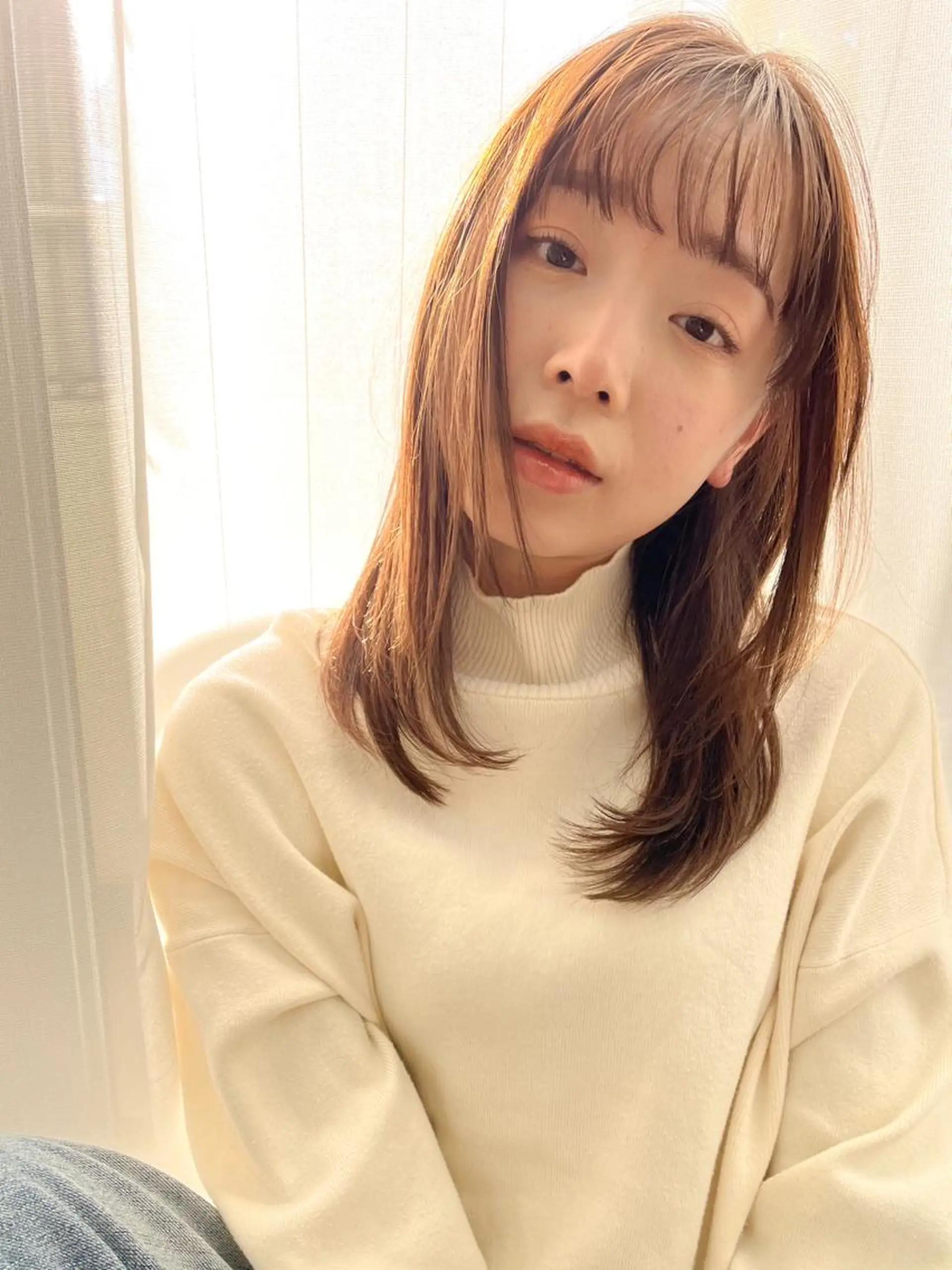 ミディアム カラー 顔まわりレイヤー 顔周りカット レイヤーカット 透明感カラー│ レイヤーヘア中居美樹のヘアスタイル