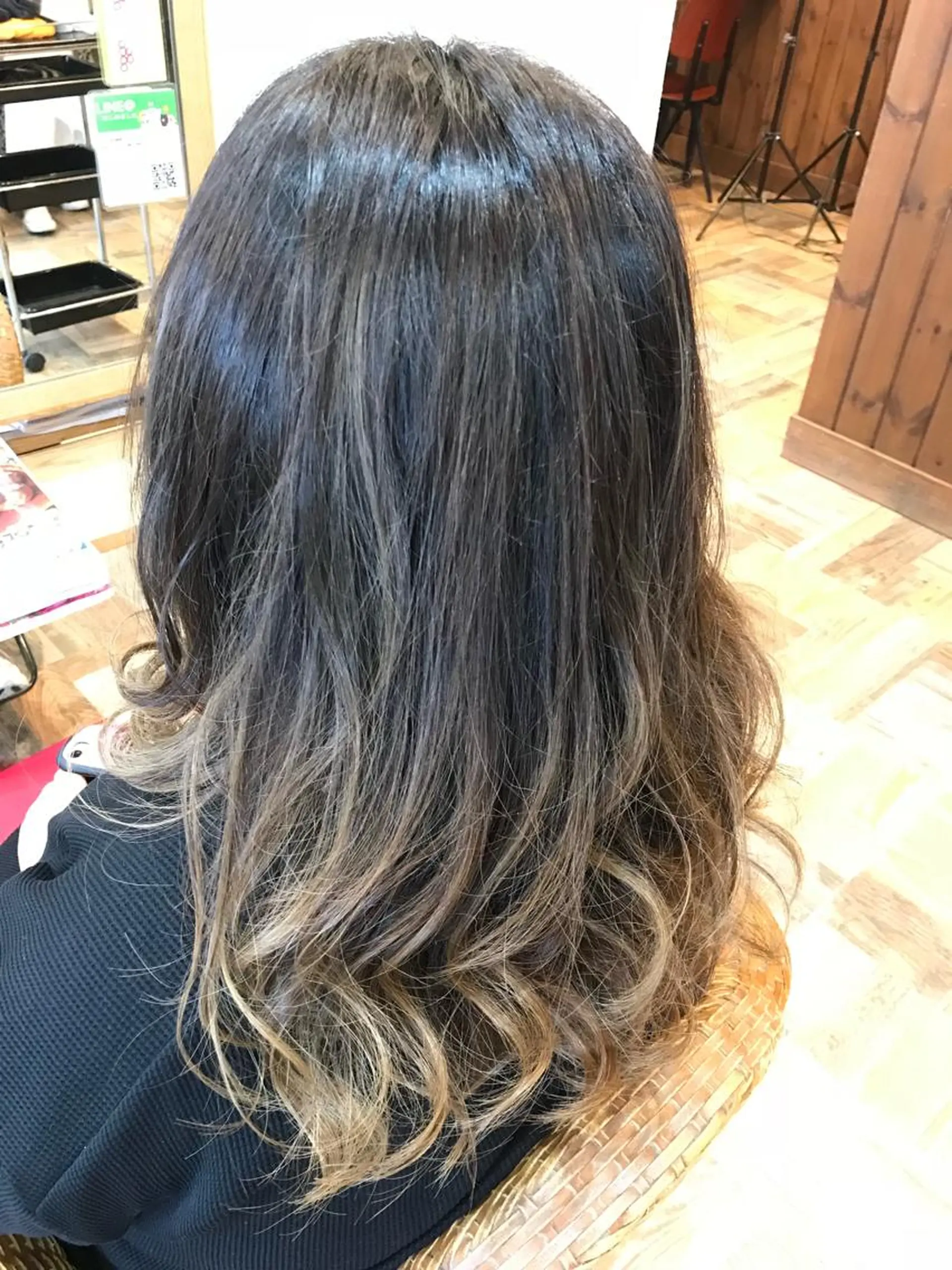 ロング カラー グラデーションカラー R's hair 大道瞳のヘアスタイル