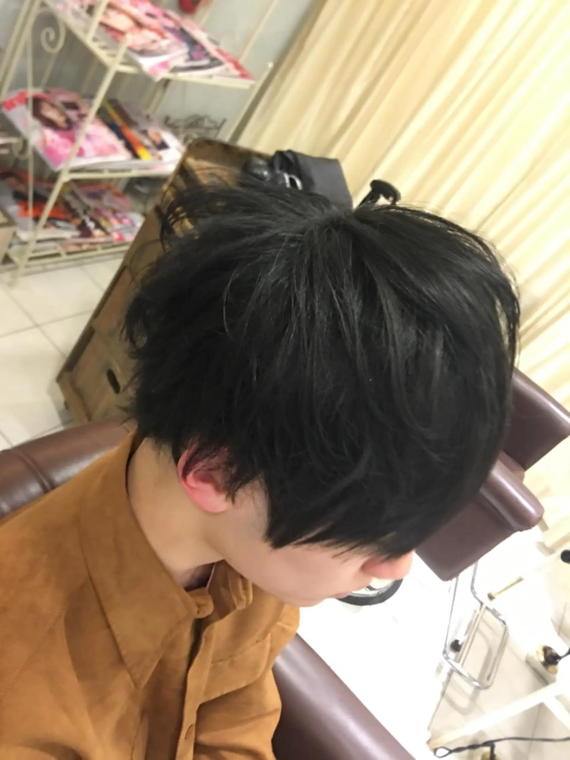 ショート メンズ ブリーチカラー🌈 嘉名 真樹のヘアスタイル