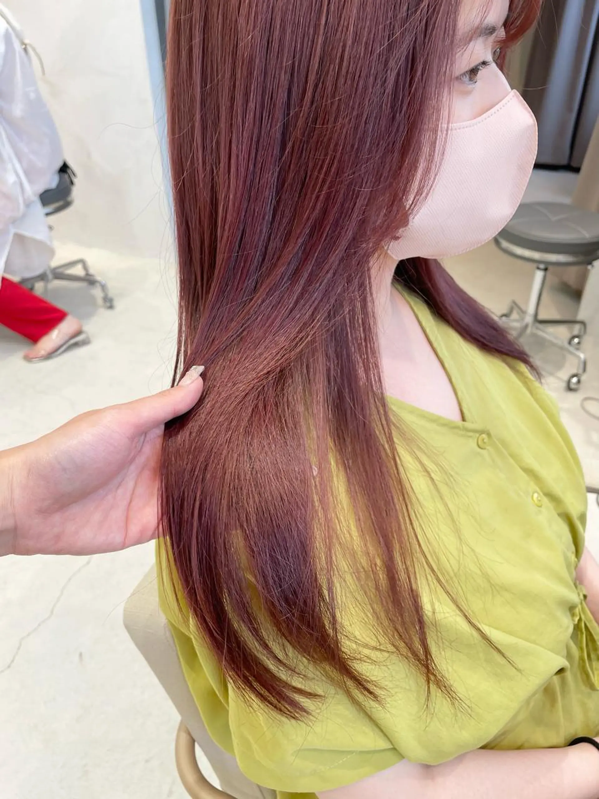 カラー ピンクカラー ヘアーサロングラッド所属・三村 桜生のヘアスタイル