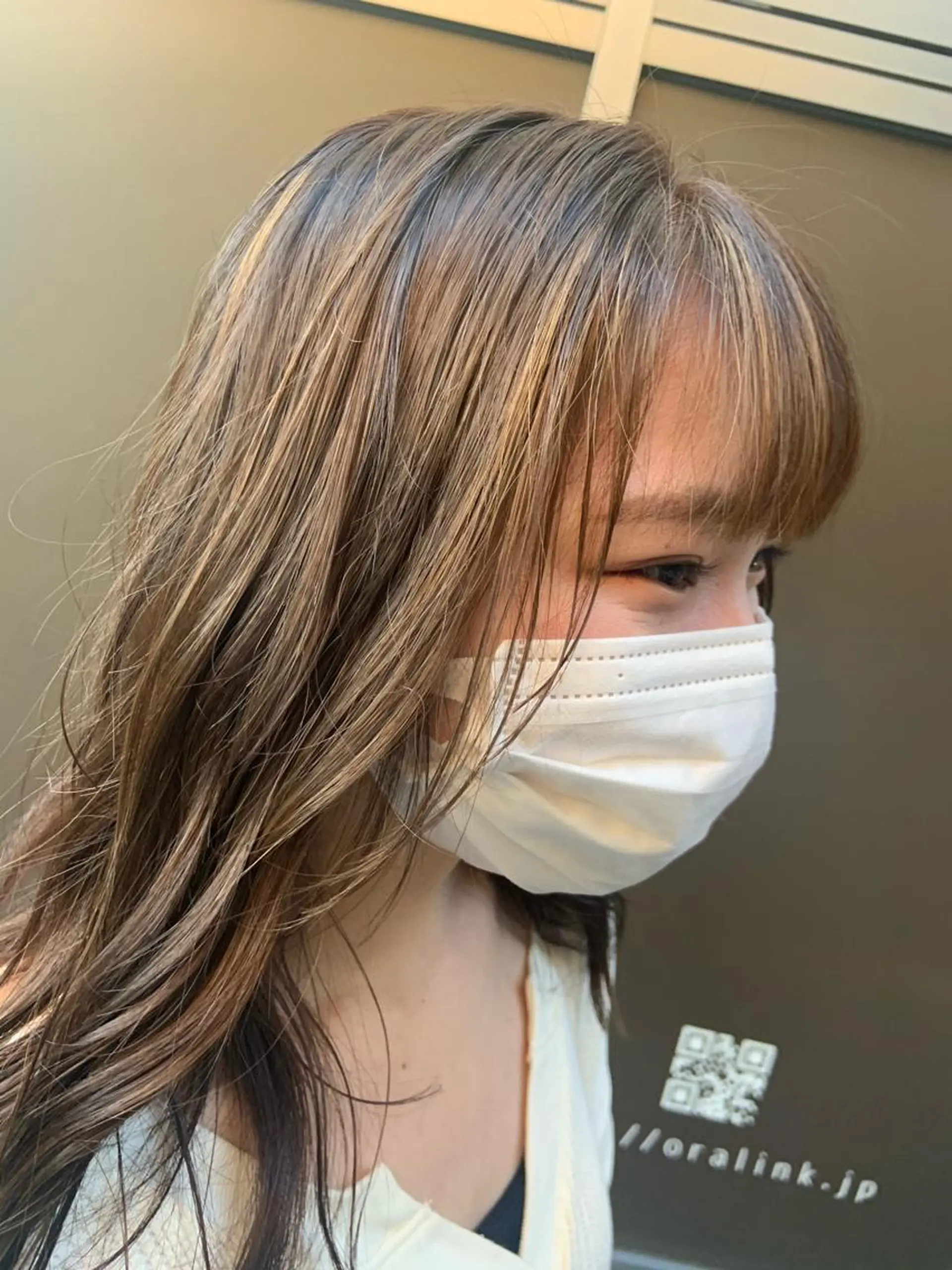 セミロング カラー パーマ ヘアアレンジ ハイトーンカラー🤍 山下 優華のヘアスタイル