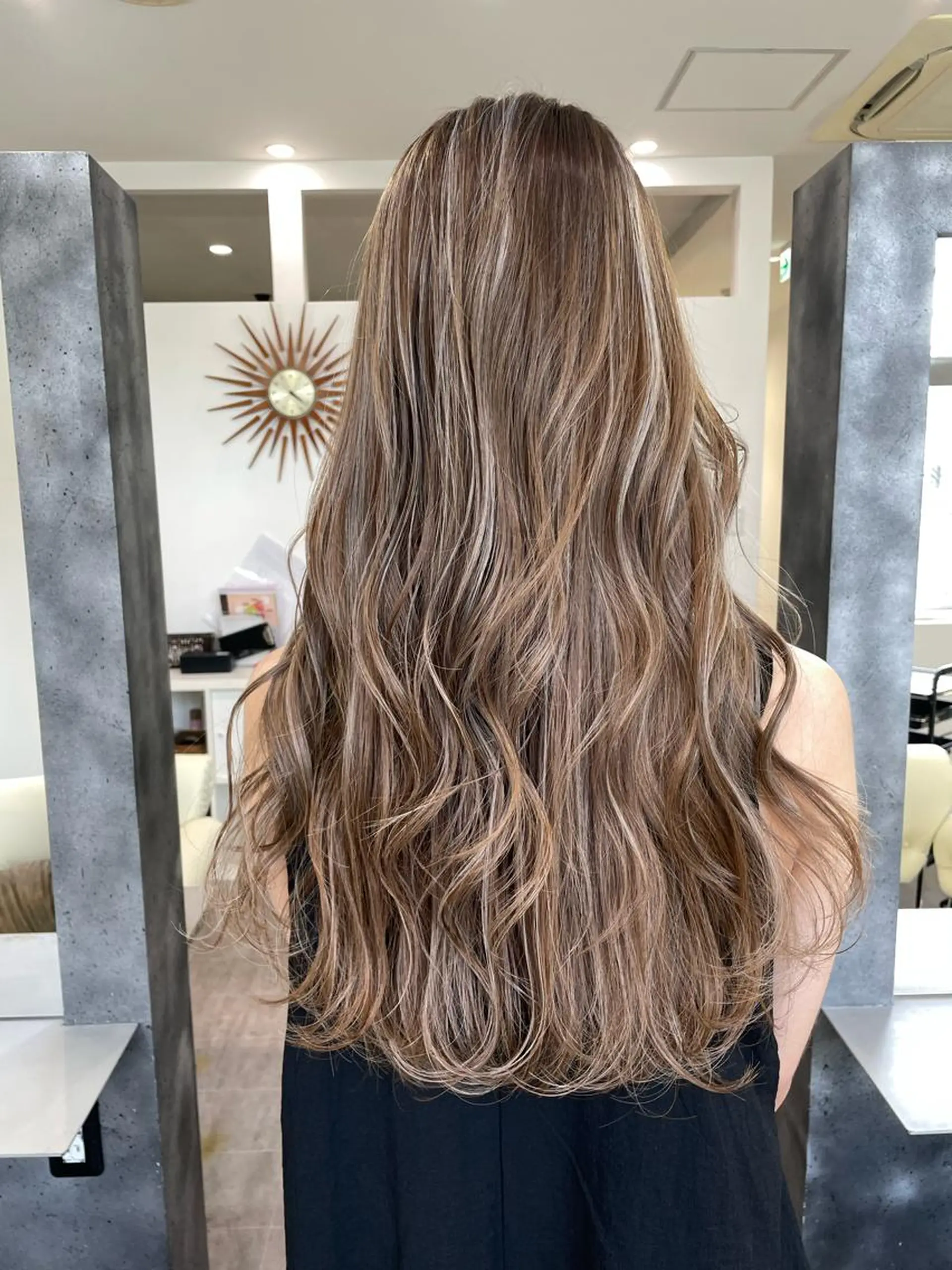 ロング カラー ハイライトカラー 3Dハイライト ハイライト salowin所属・ハイトーンカラー 馬場みなみのヘアスタイル