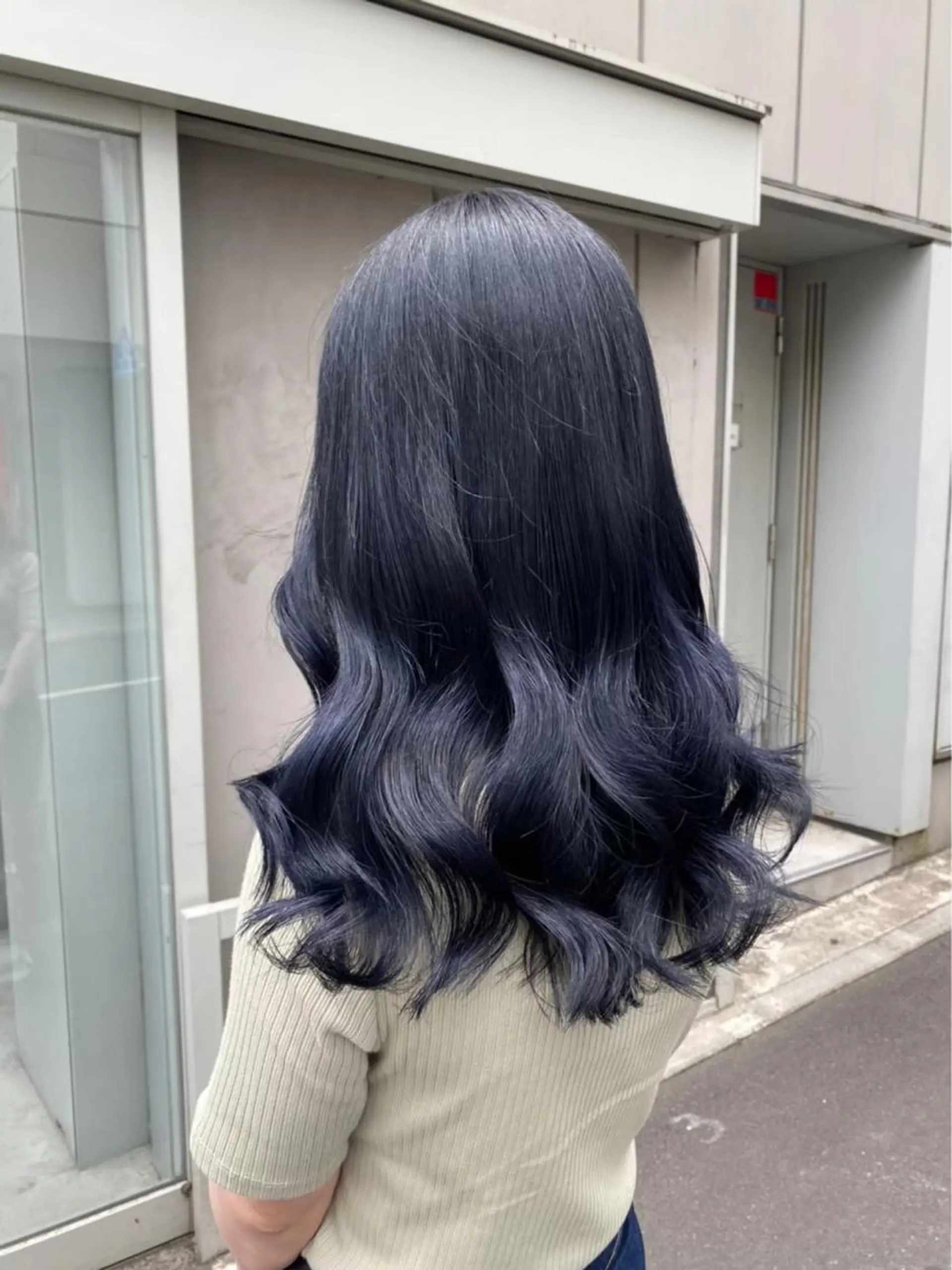 セミロング カラー 黒髪 ブルーカラー ブルーブラック ブルーラベンダー ダブルカラー トレンドカラー MAHOのヘアスタイル